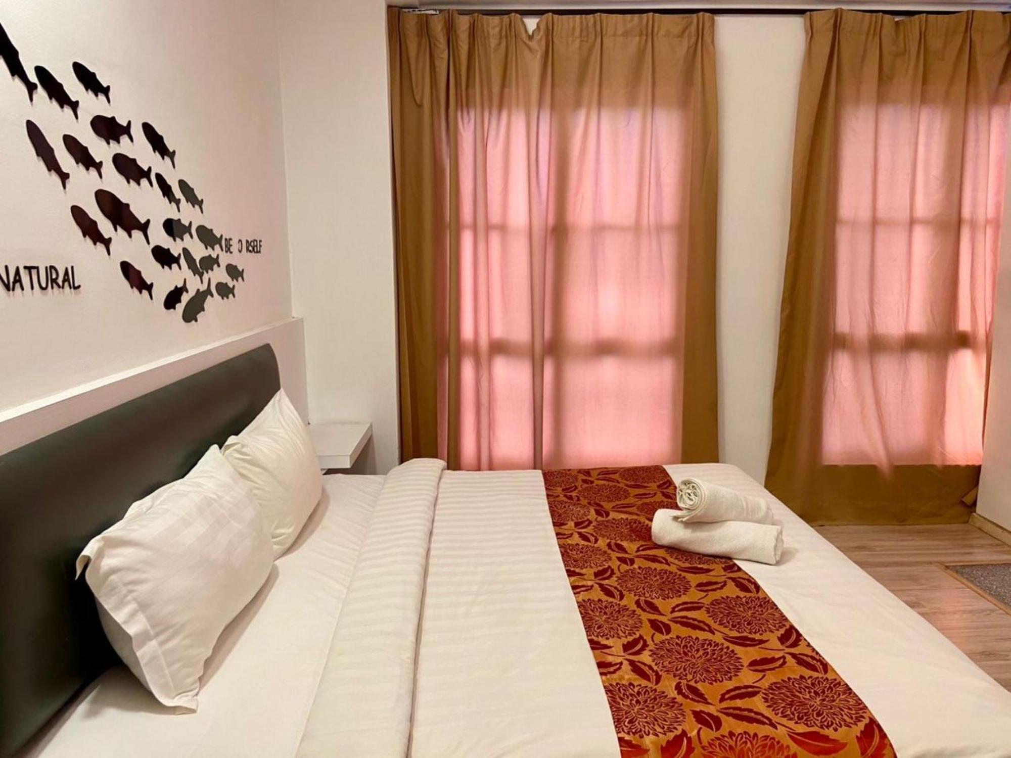 Deluxe King Room - Photo 1