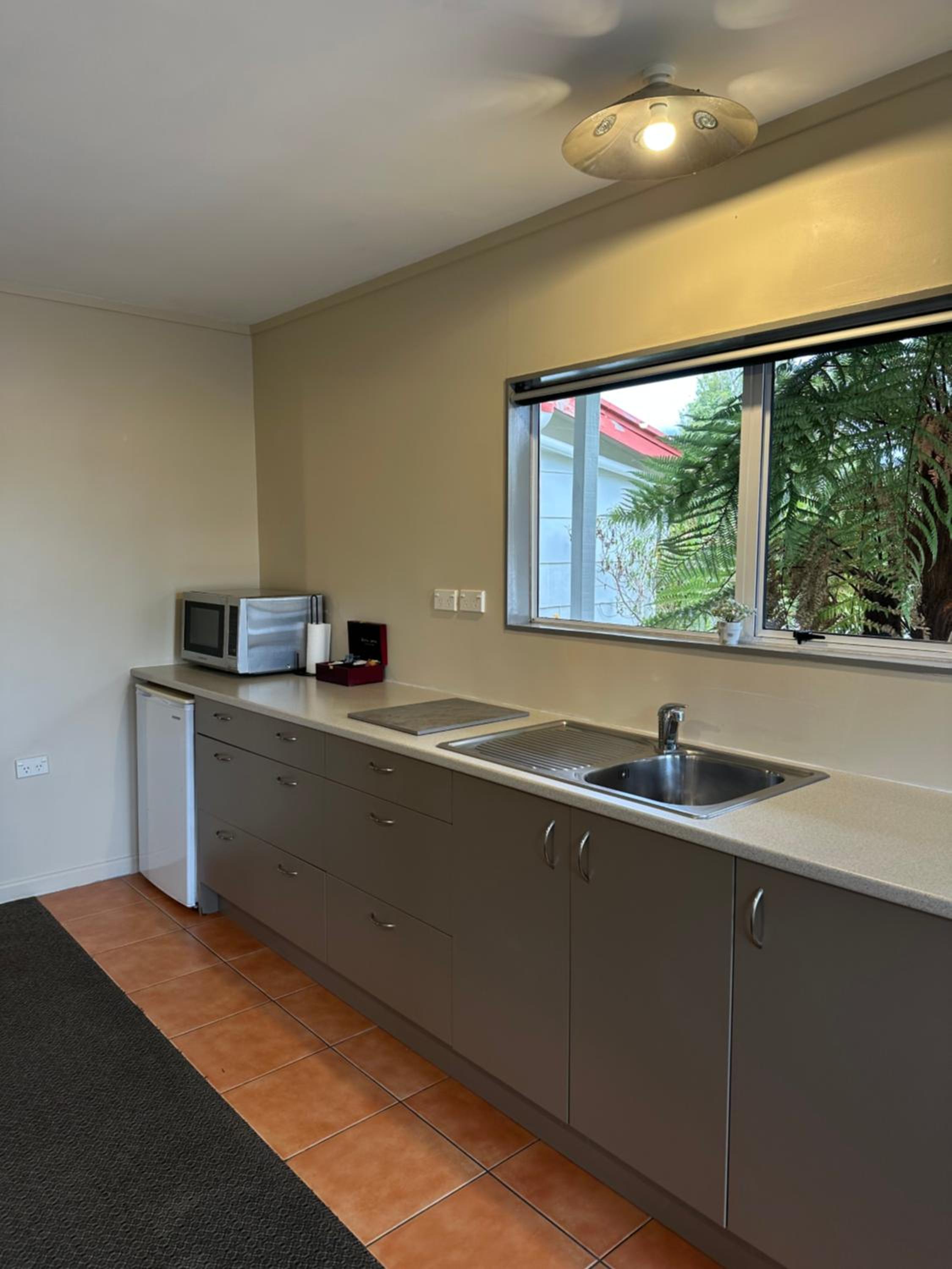 Studio with Private Bathroom - Photo 4