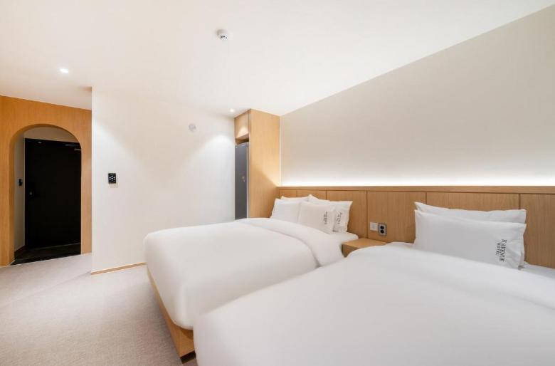 Standard Twin Room photo 3