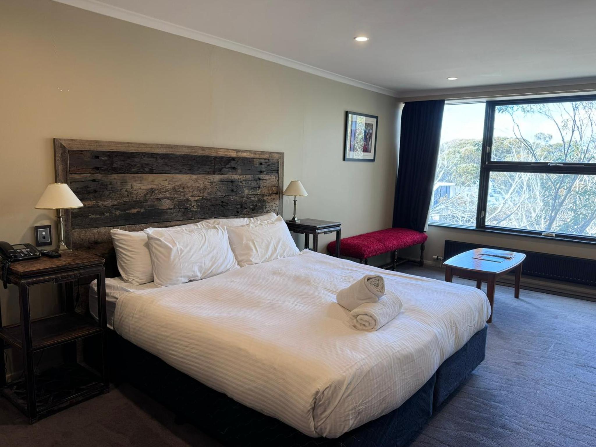 King Studio with Sofa Bed