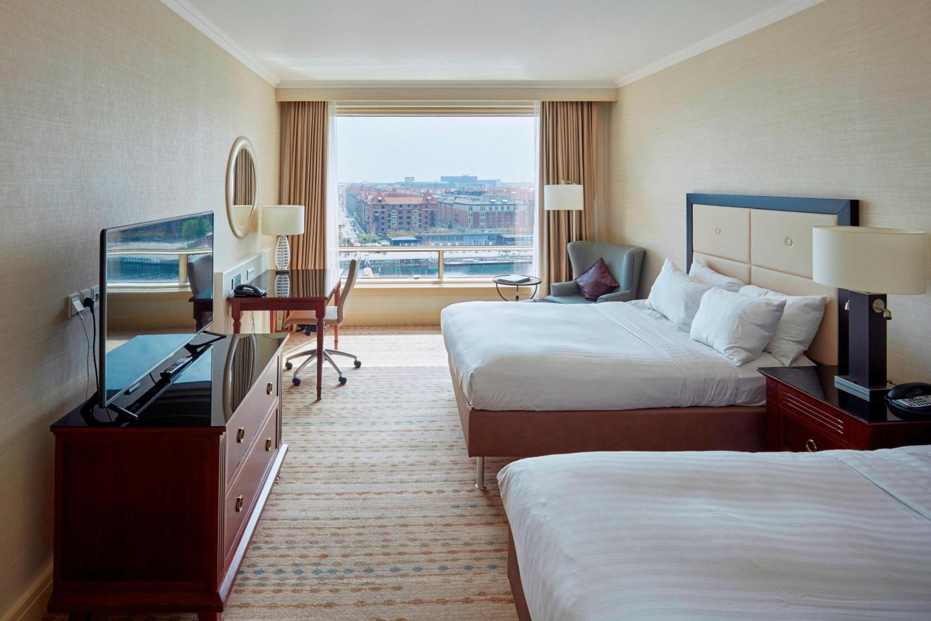 Deluxe Guest room, 2 Double, Water View - Photo 1