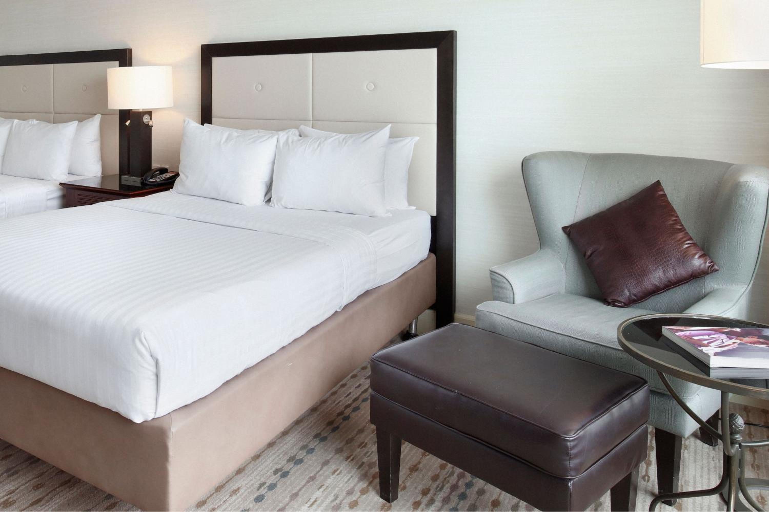 Deluxe Guest room, 2 Double, City view - Photo 3