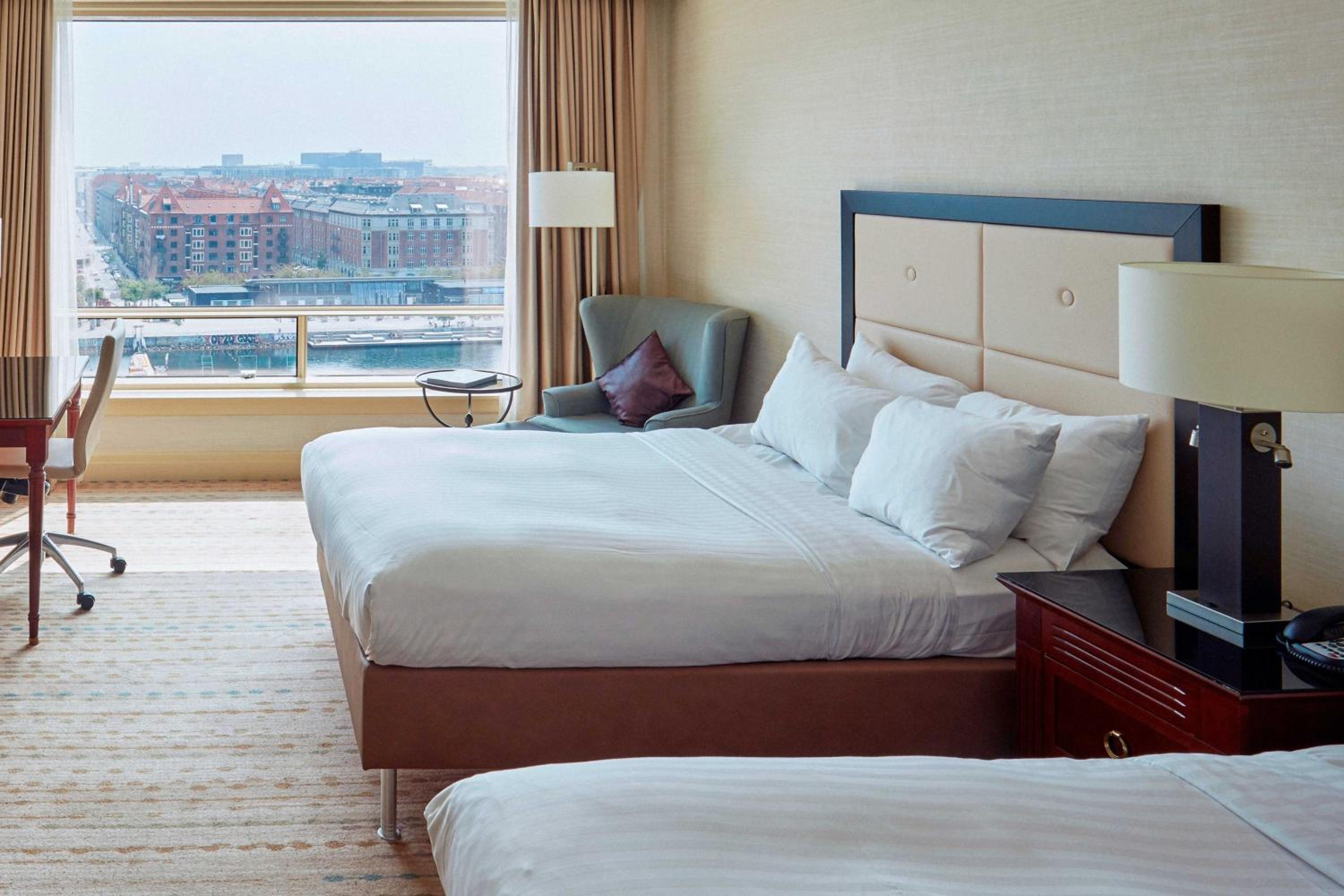 Deluxe Guest room, 2 Double, Water View - Photo 2