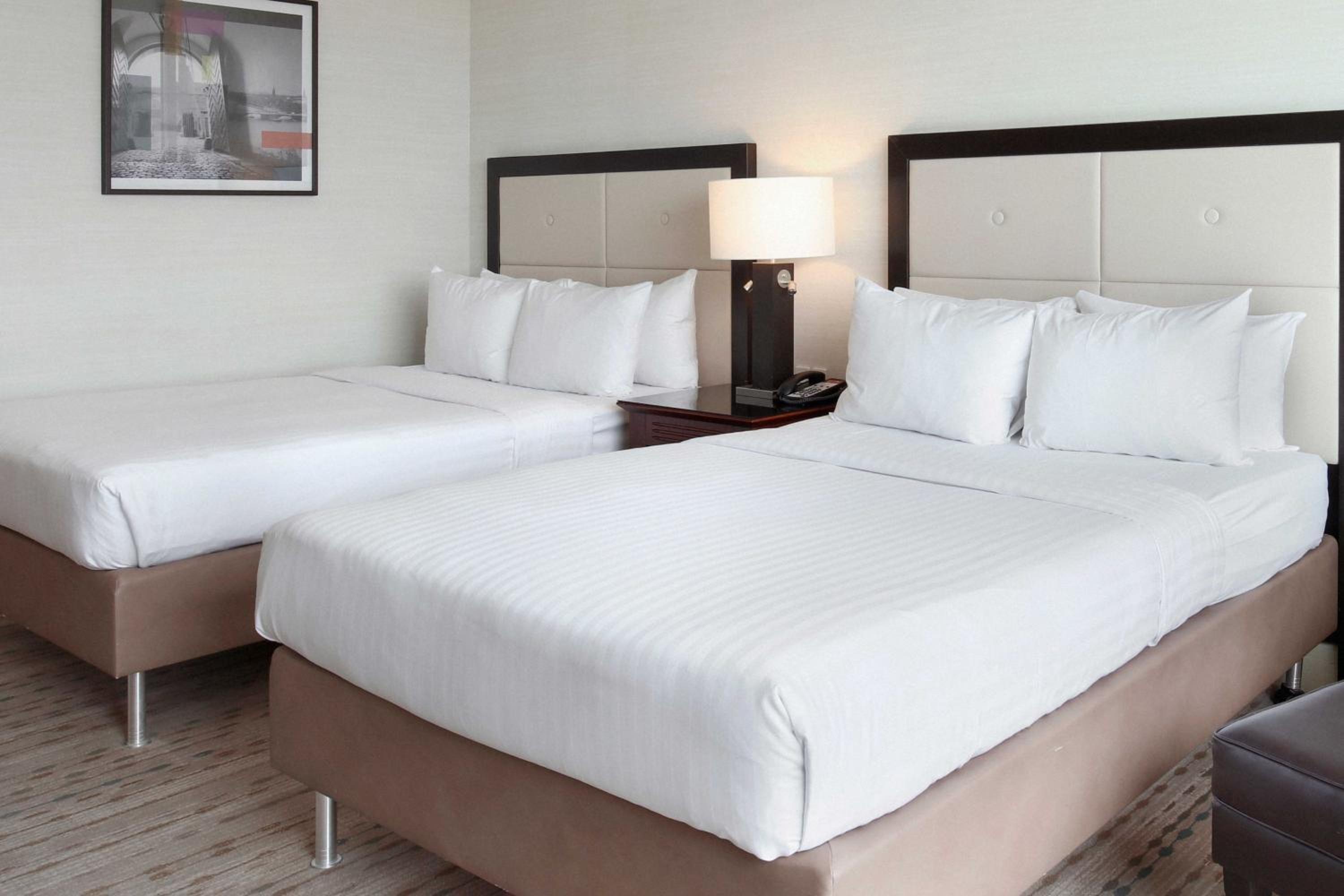 Deluxe Guest room, 2 Double, City view - Photo 5