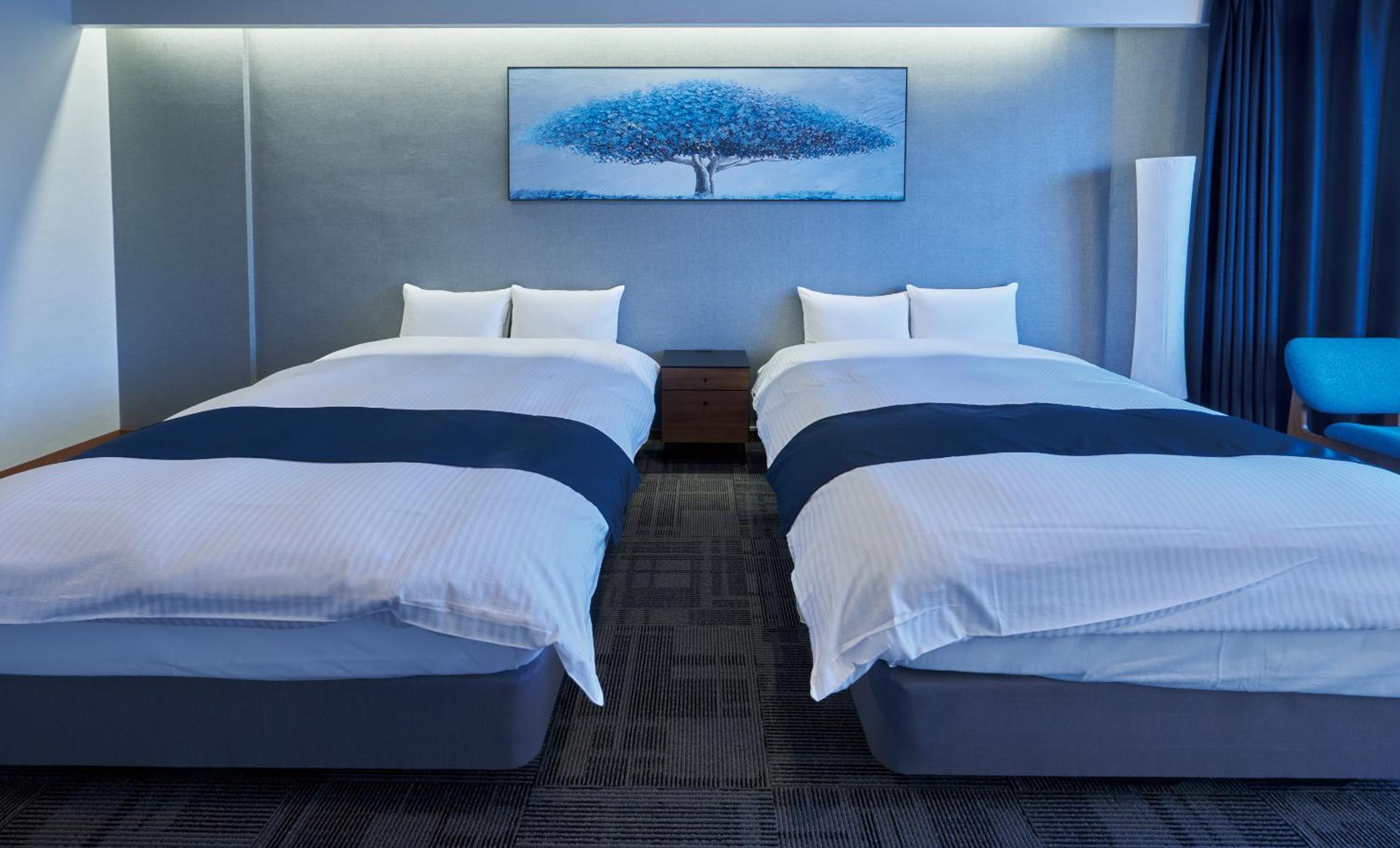 Twin Room with Lake View - Photo 14