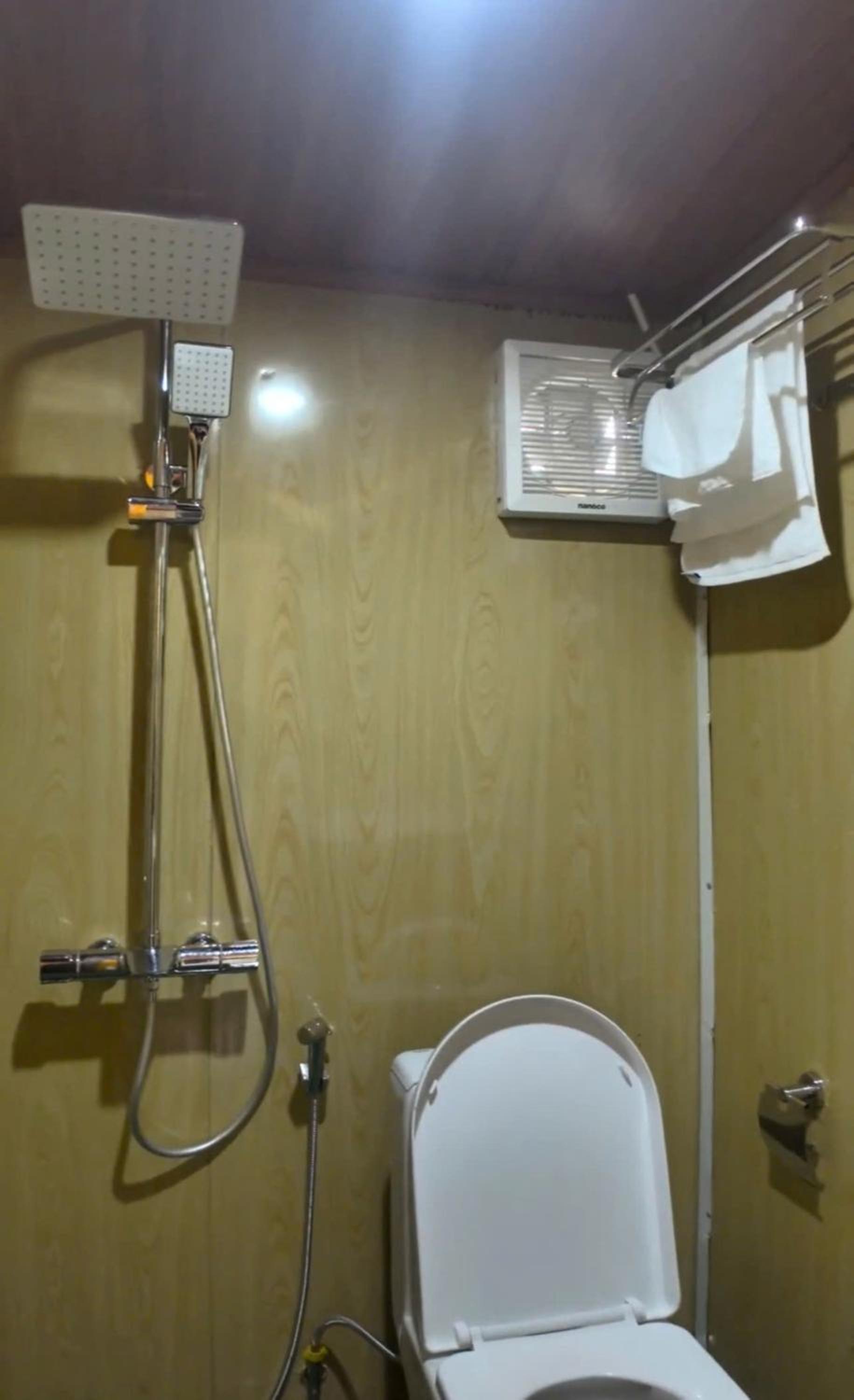 Bunk Bed In Mixed Dormitory Room photo 2