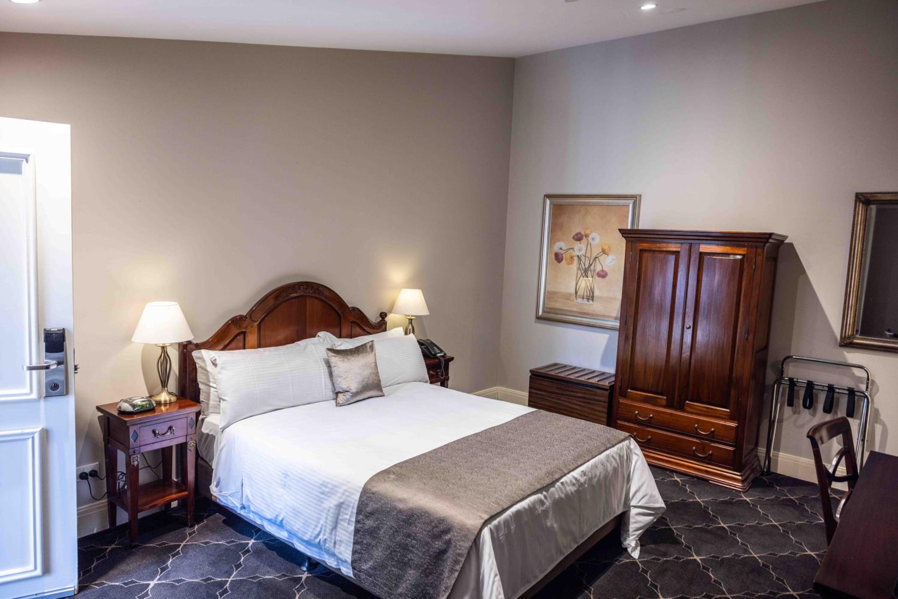 Queen Room - Disability Access