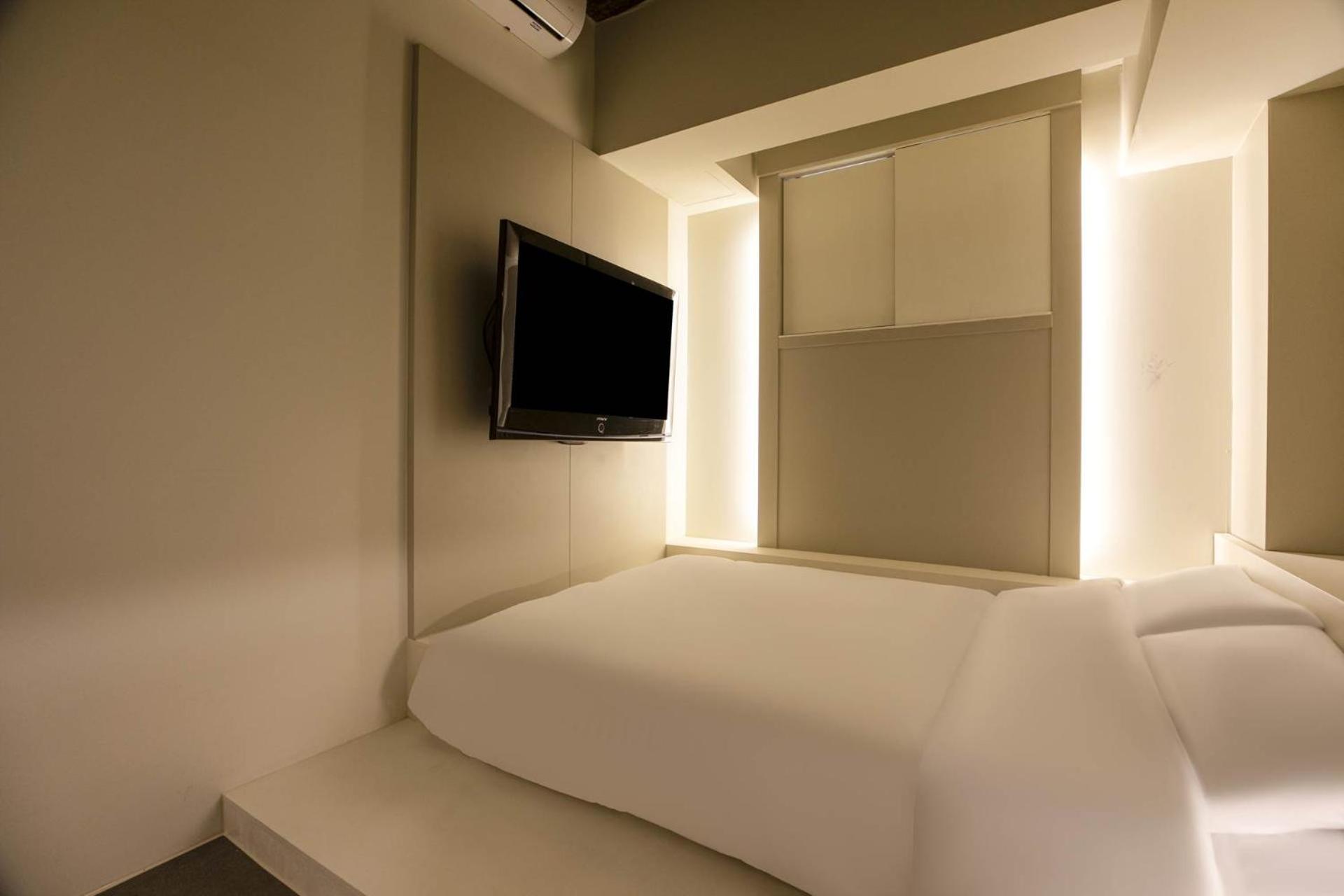 Deluxe Double Room - Photo 8