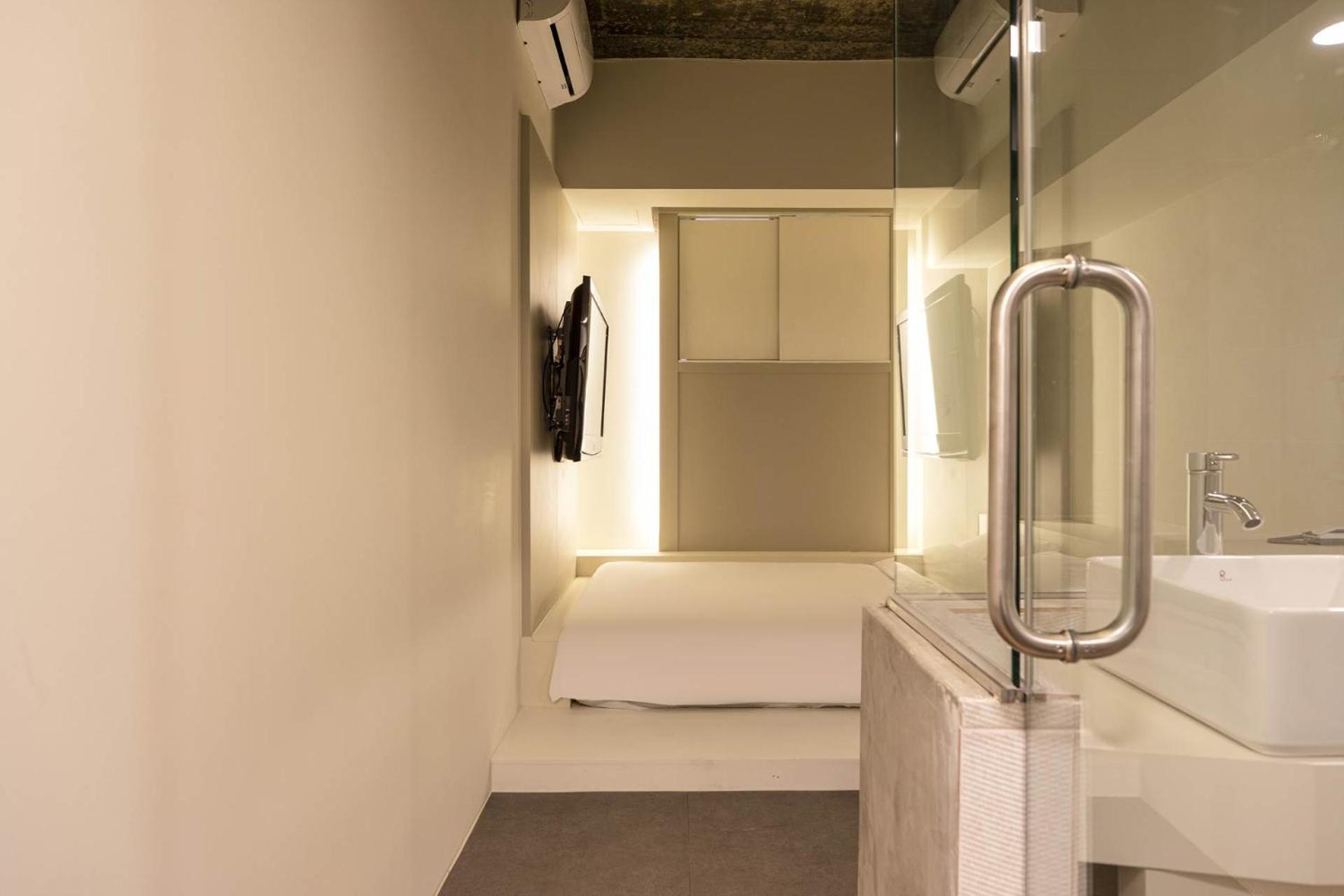 Deluxe Double Room - Photo 9