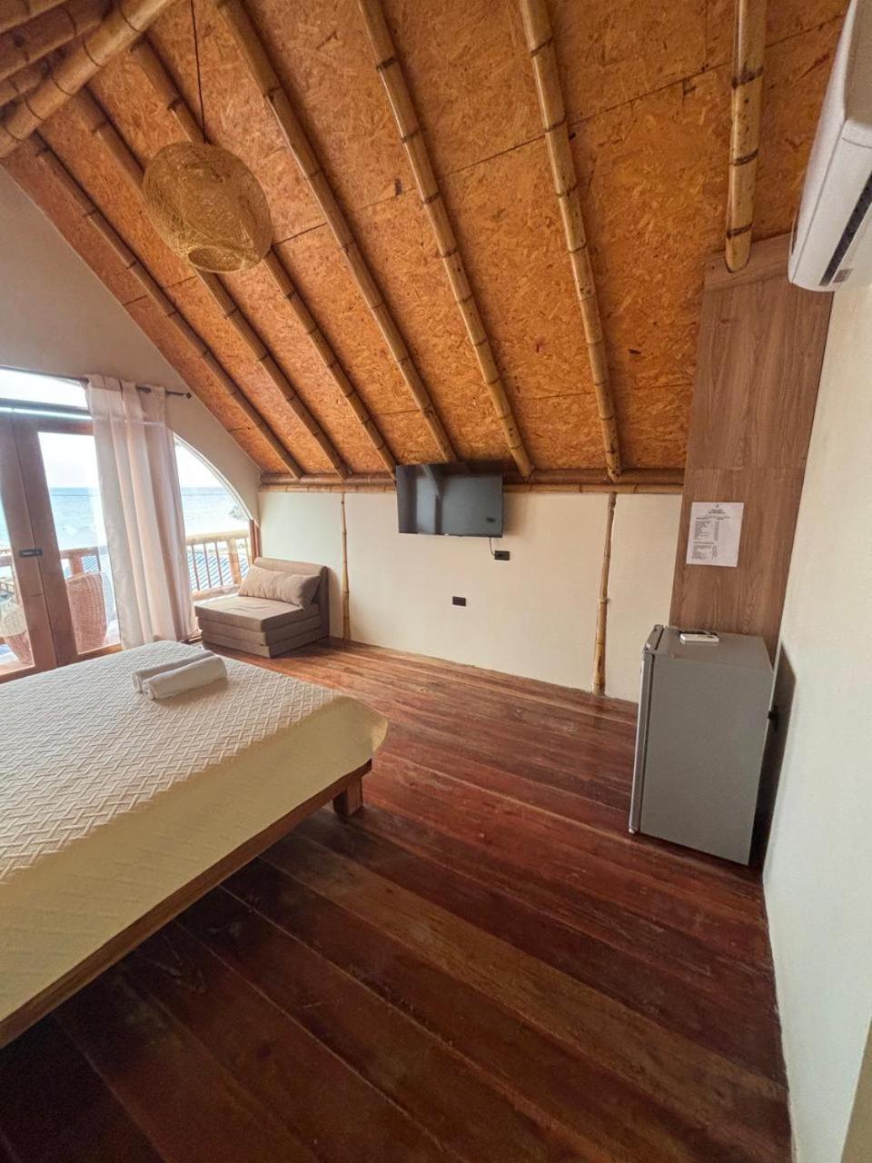 Double Room with Balcony and Sea View photo 3