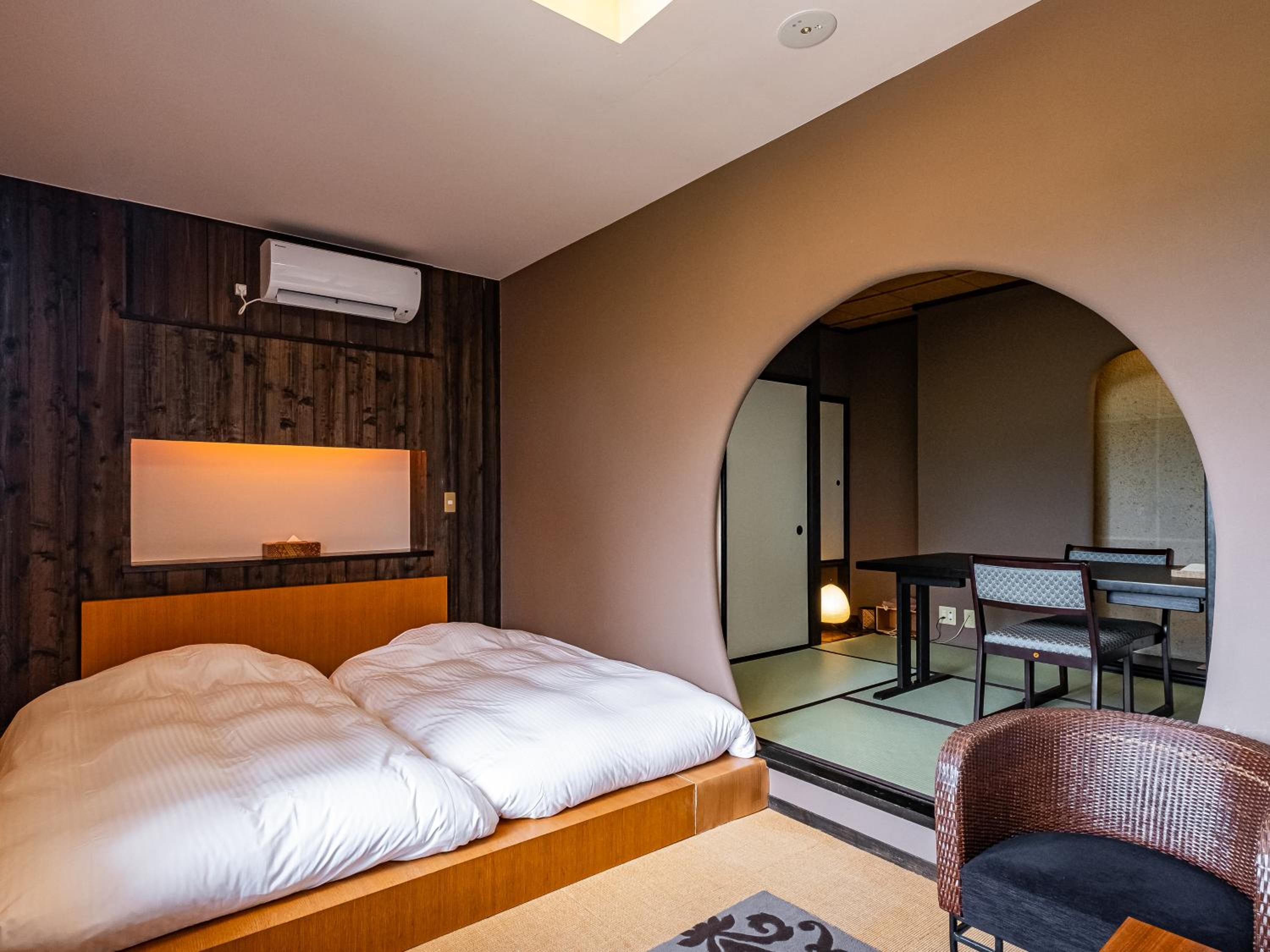 Japanese and Western style room 35㎡ Twin or Double with Annex private open-air bath - Photo 8
