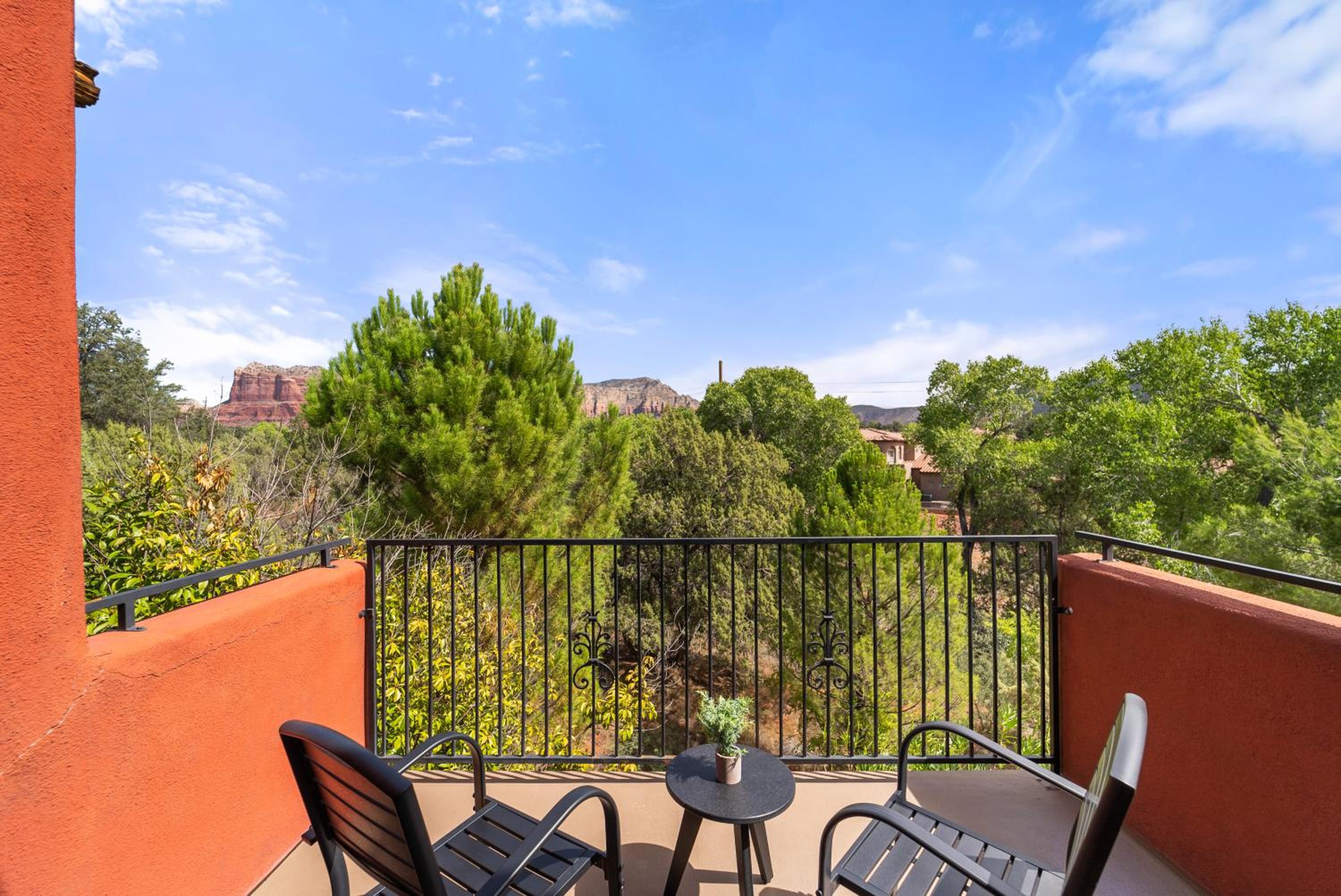 Premium Red Rock Suite - Photo 4
