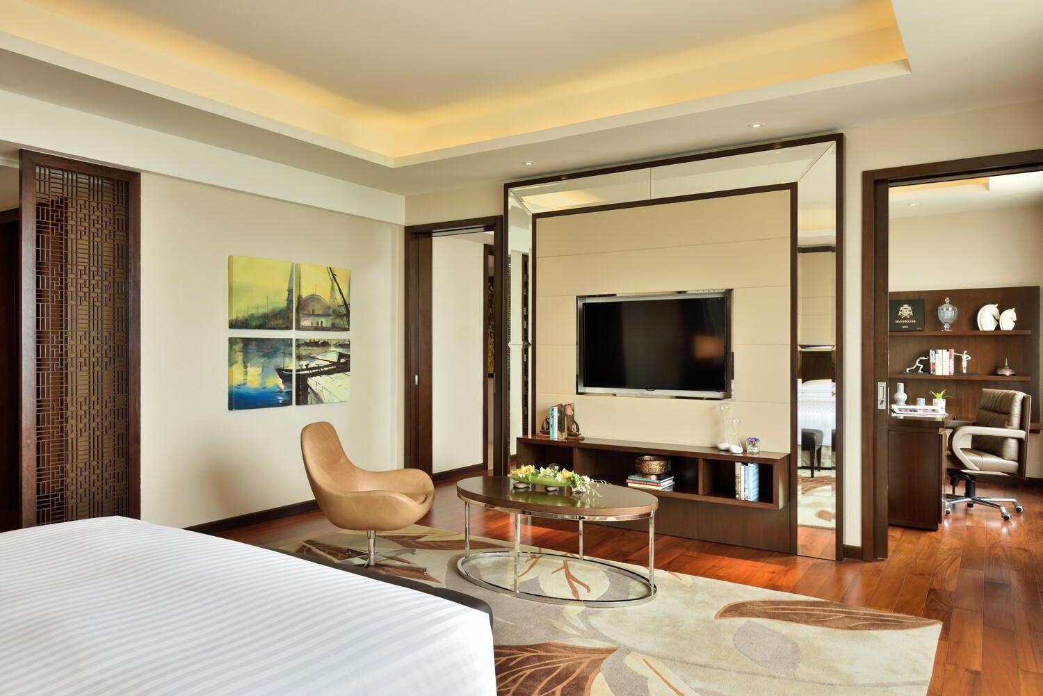 Club Suite, Executive lounge access, 1 Bedroom Suite, 1 King