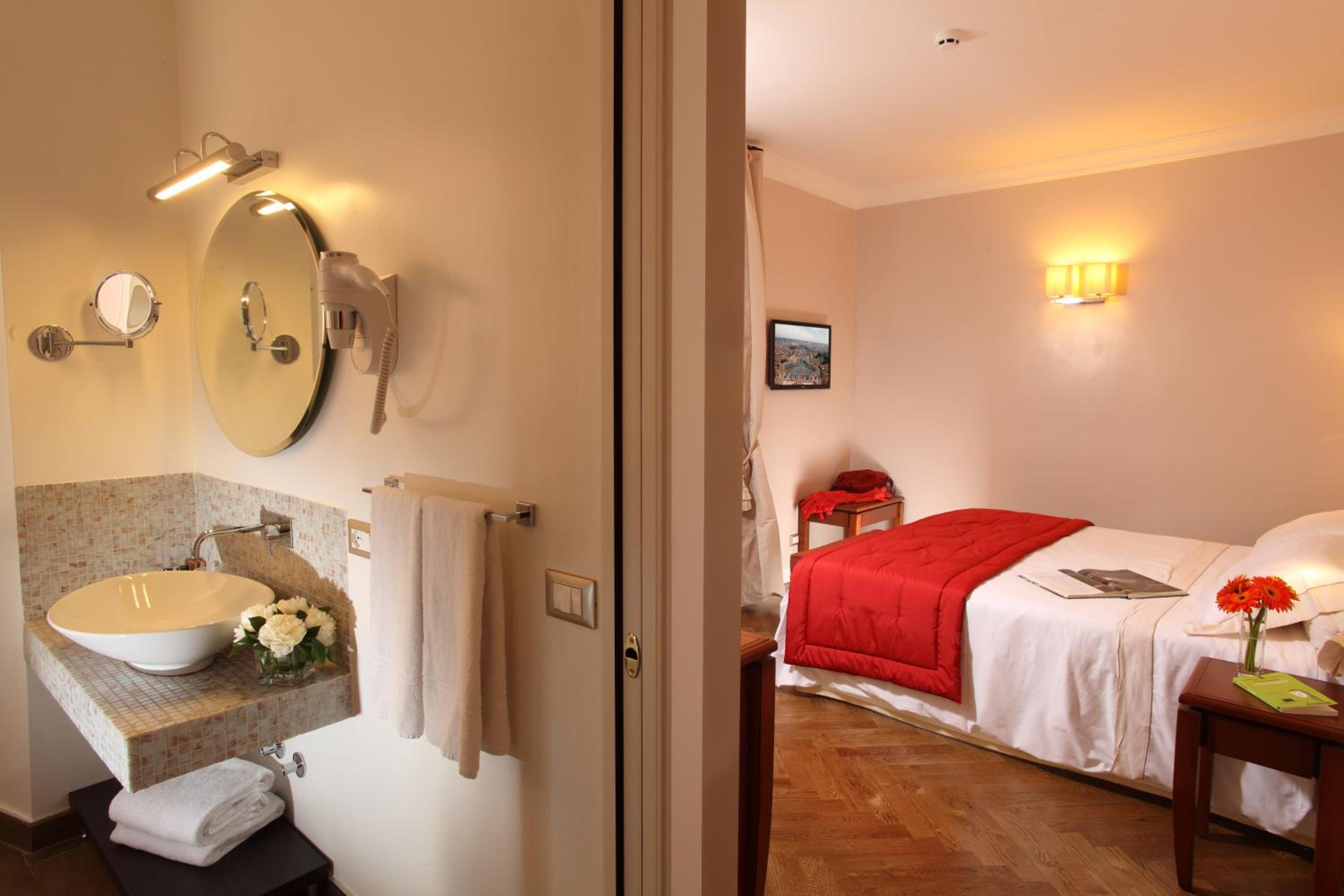 Classic Double Room photo 3
