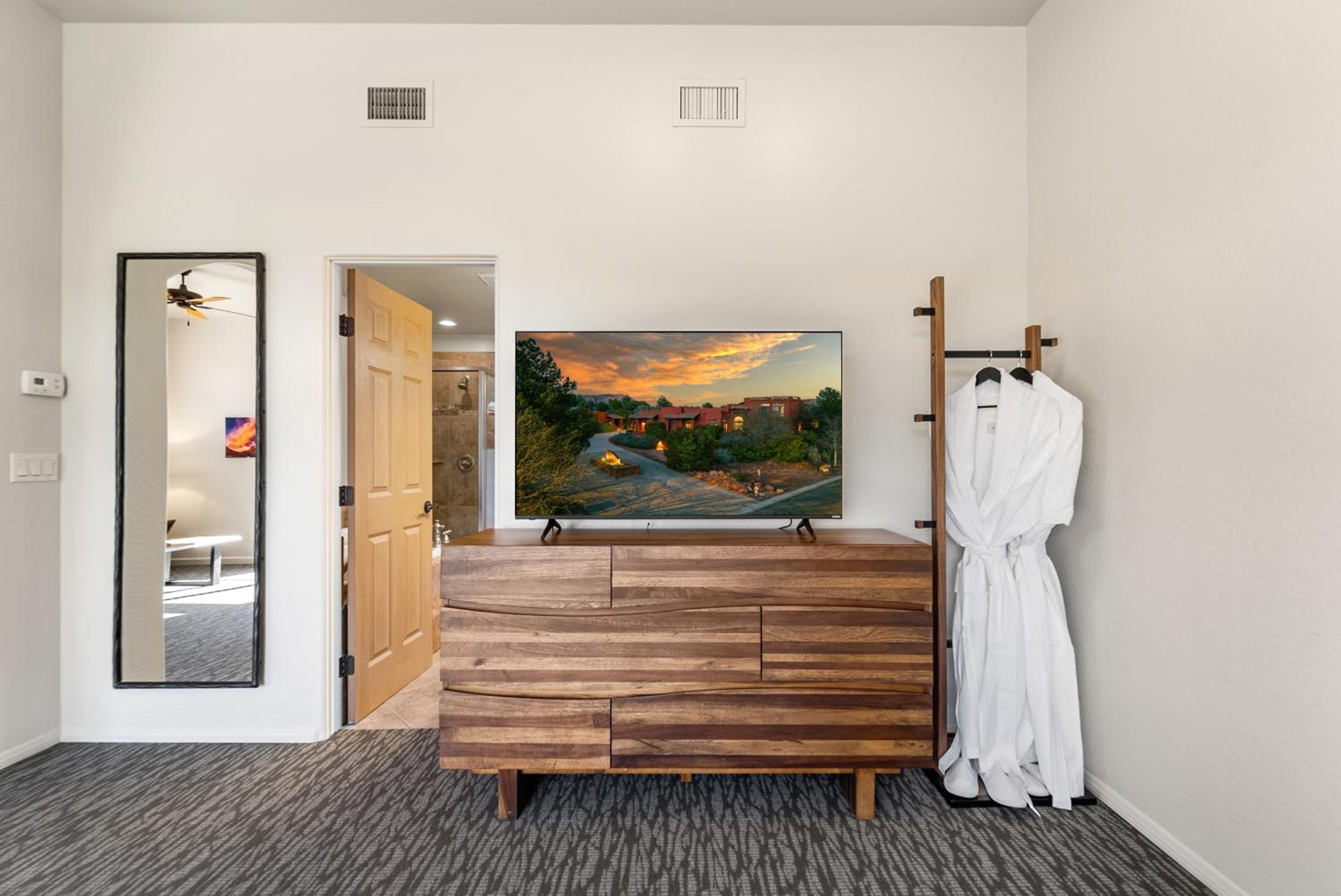 Deluxe Suite - Photo 3