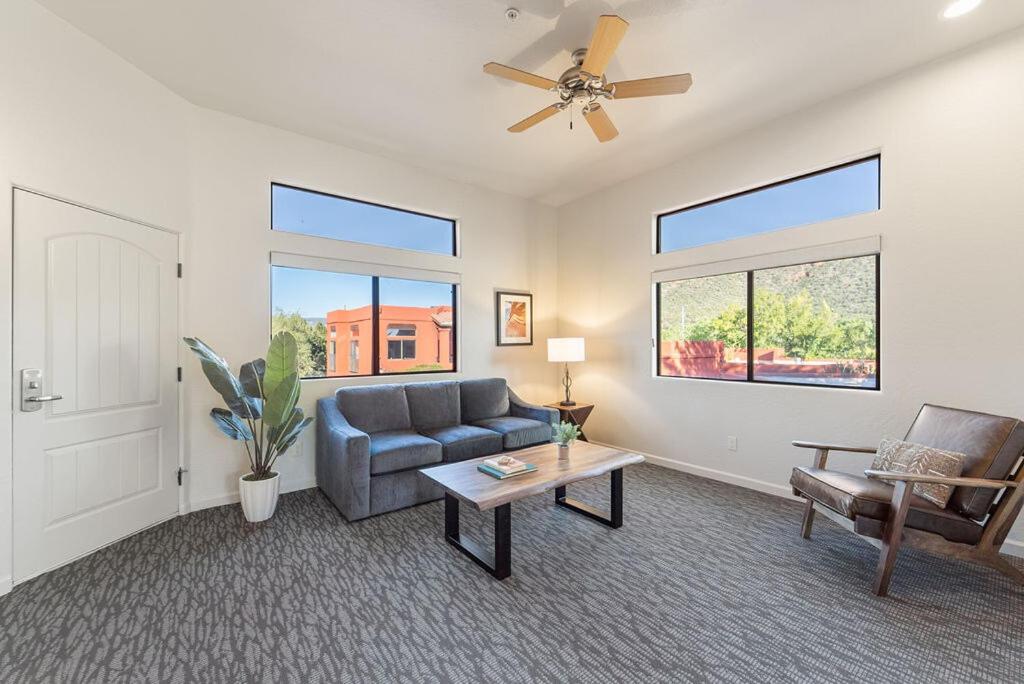 Premium Suite - Photo 7