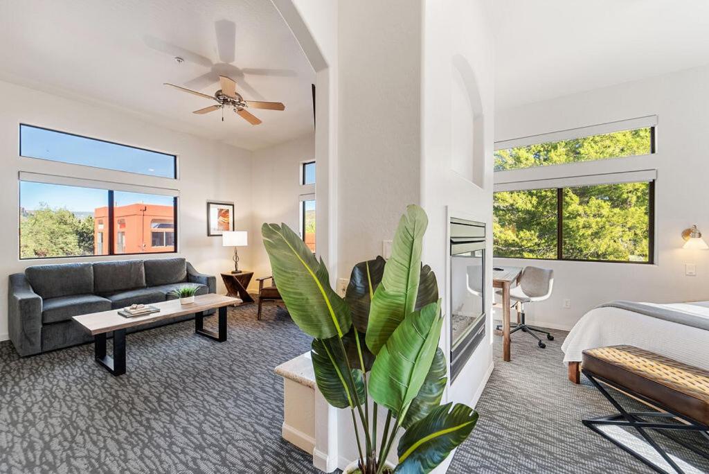 Premium Suite - Photo 8