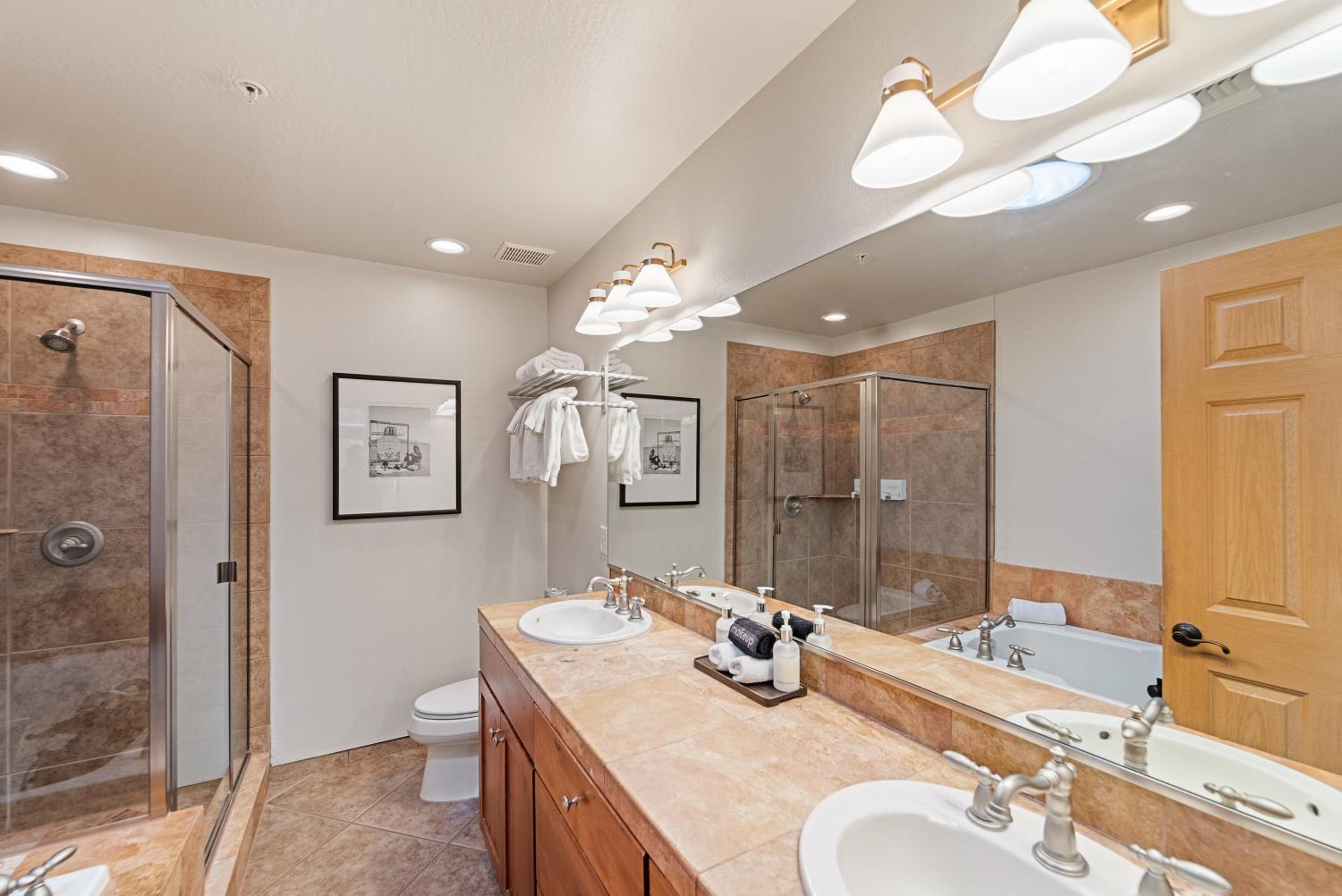 Premium Red Rock Suite - Photo 2