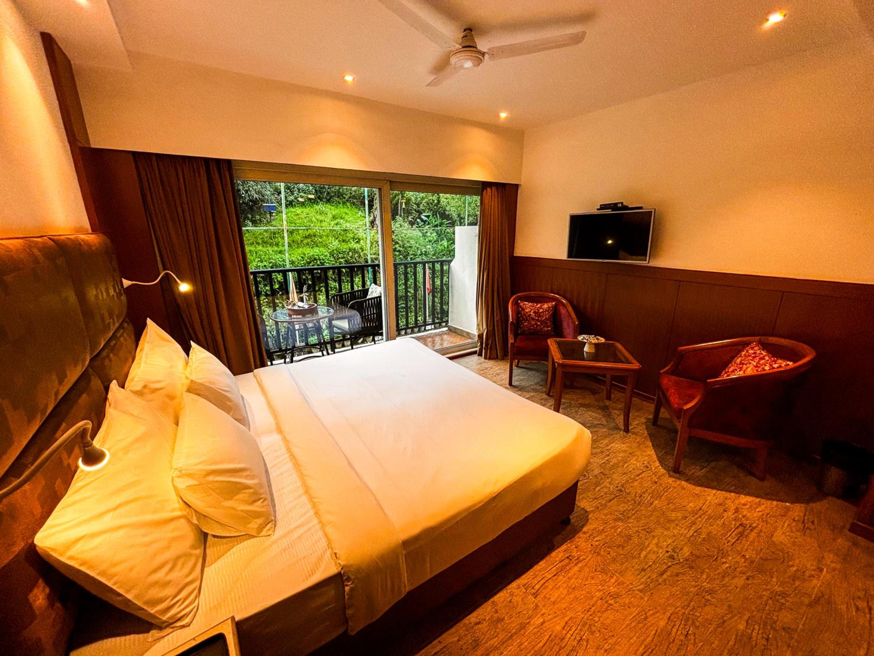 Super Deluxe Forest View Room - Photo 10