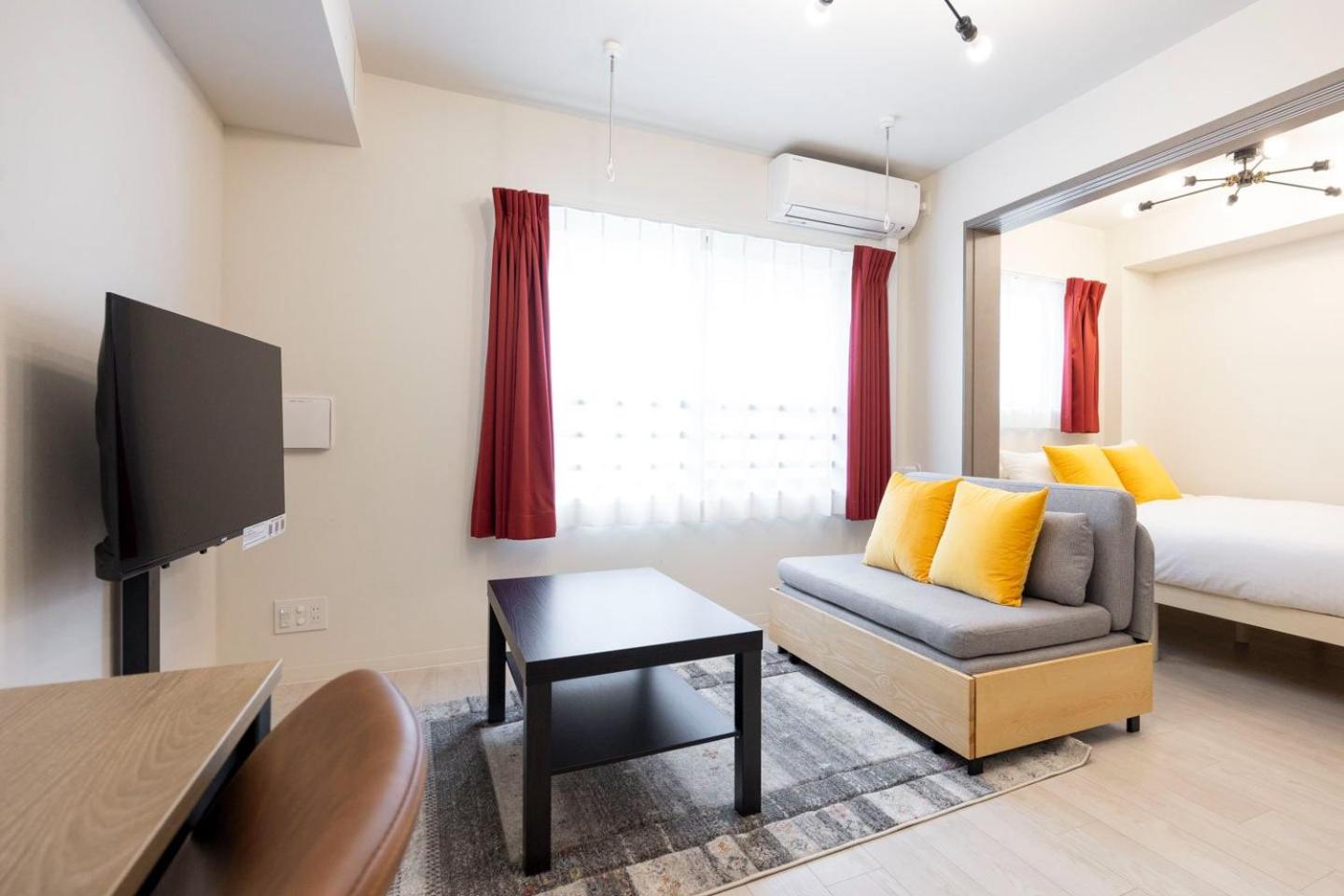 One-Bedroom Apartment photo 2