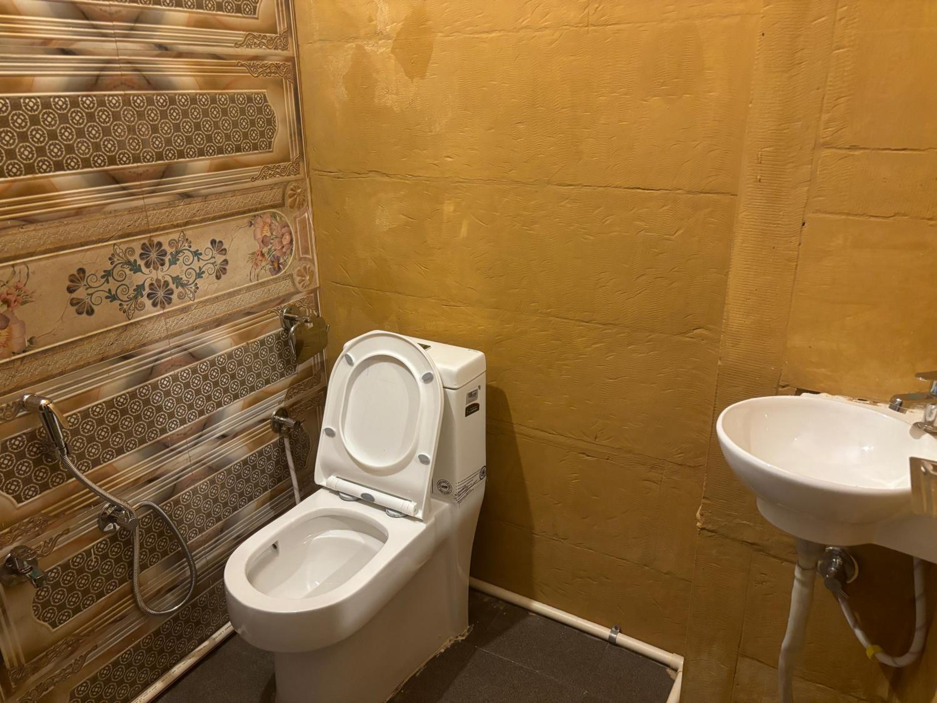 Deluxe Room - Photo 8