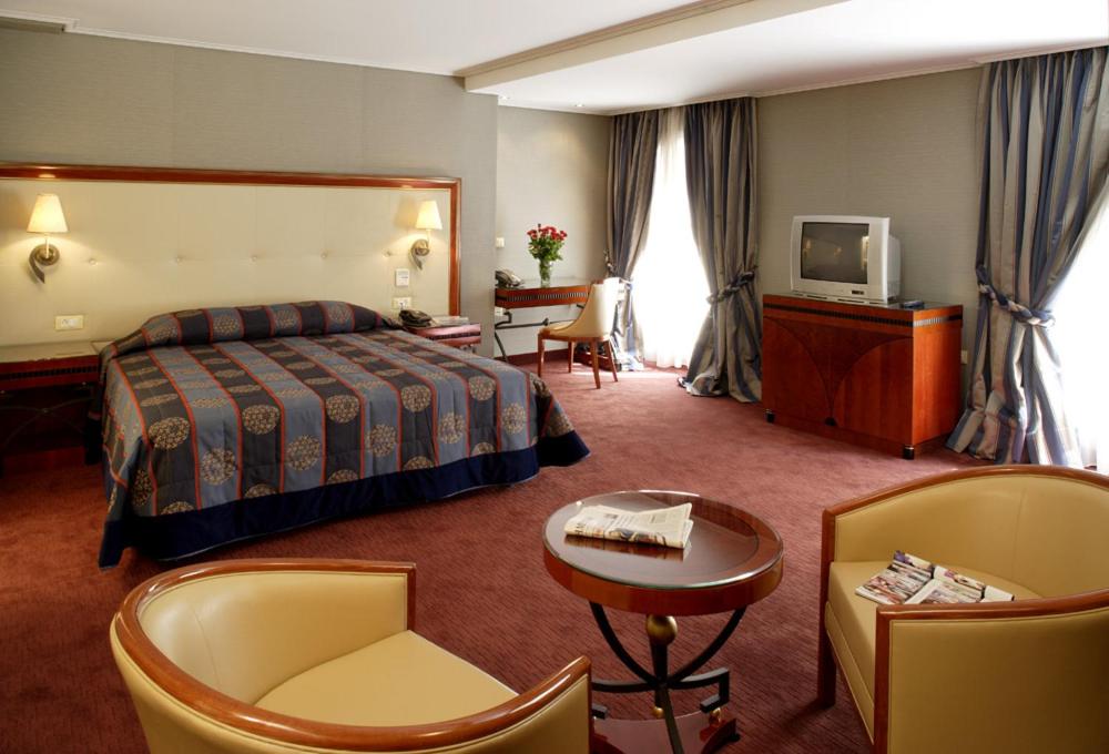 Junior Suite (2 Adults) thumbnail 6