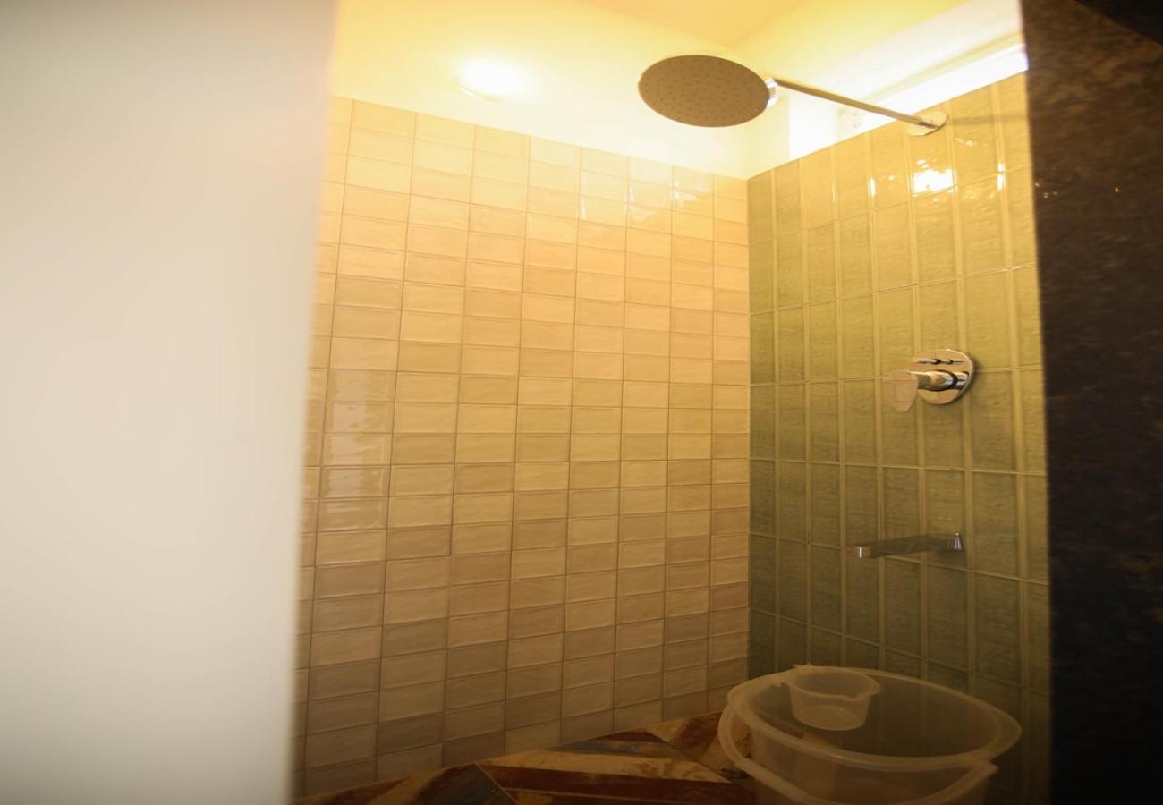 Junior Suite with Balcony - Photo 3
