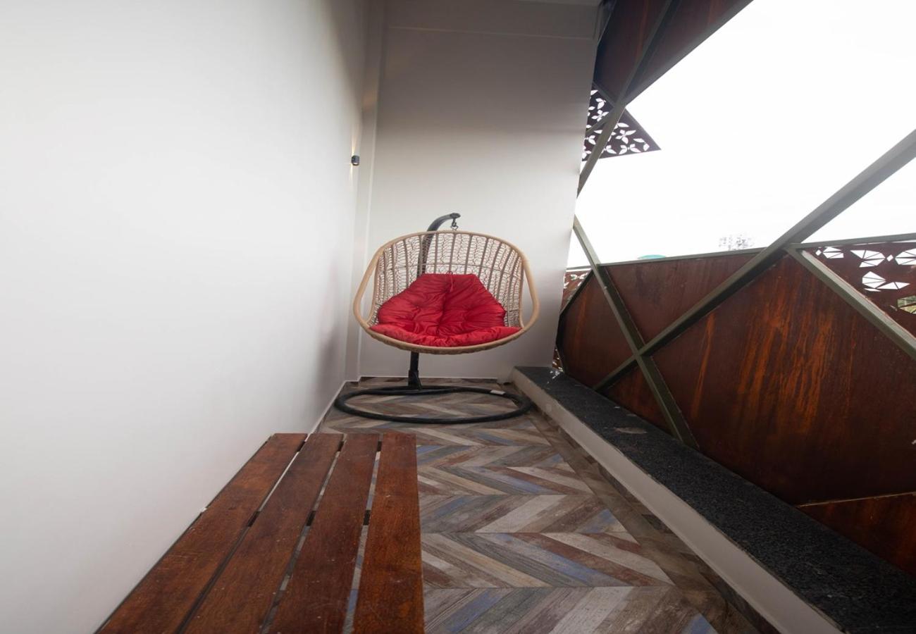 Junior Suite with Balcony - Photo 4