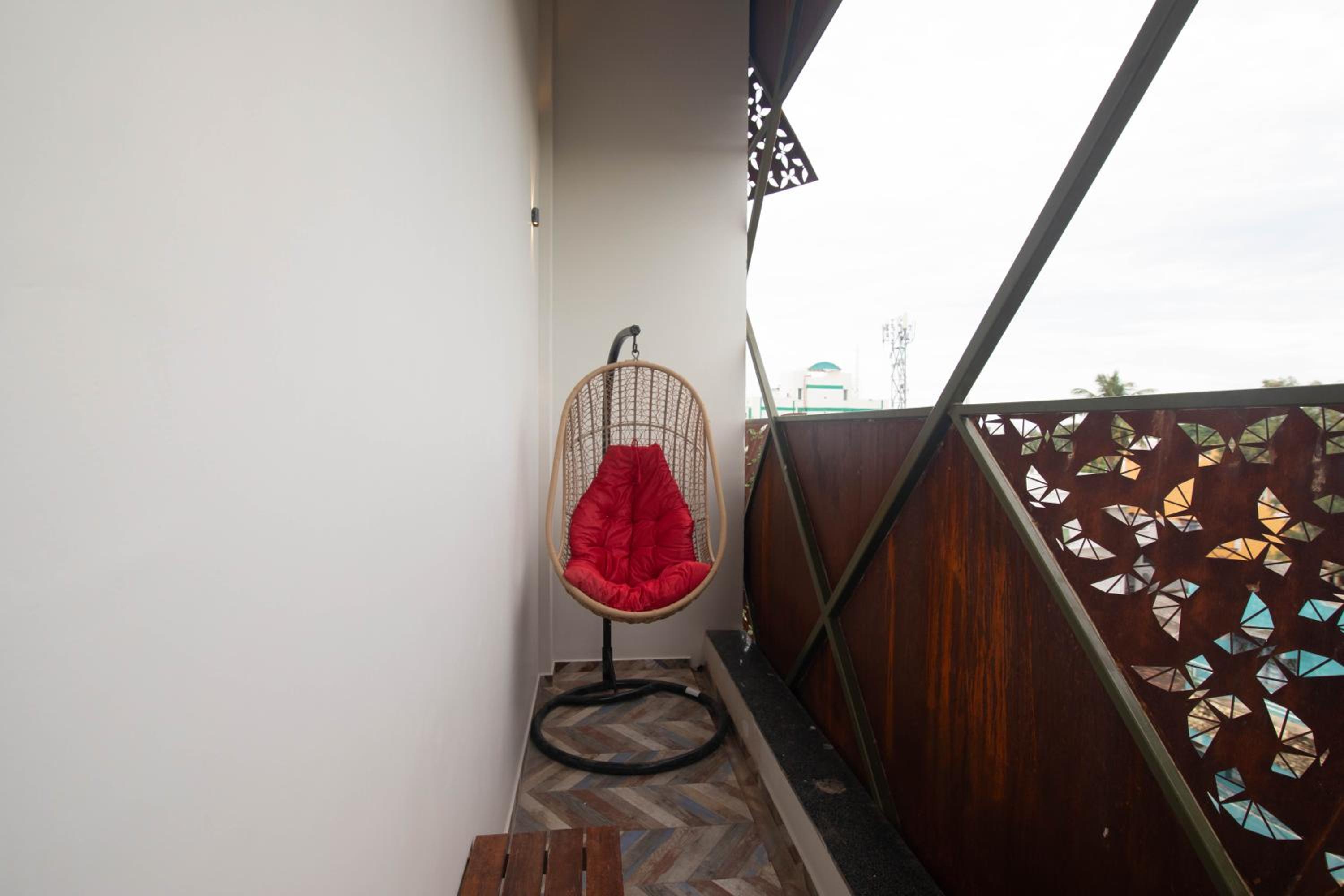 Junior Suite with Balcony - Photo 5