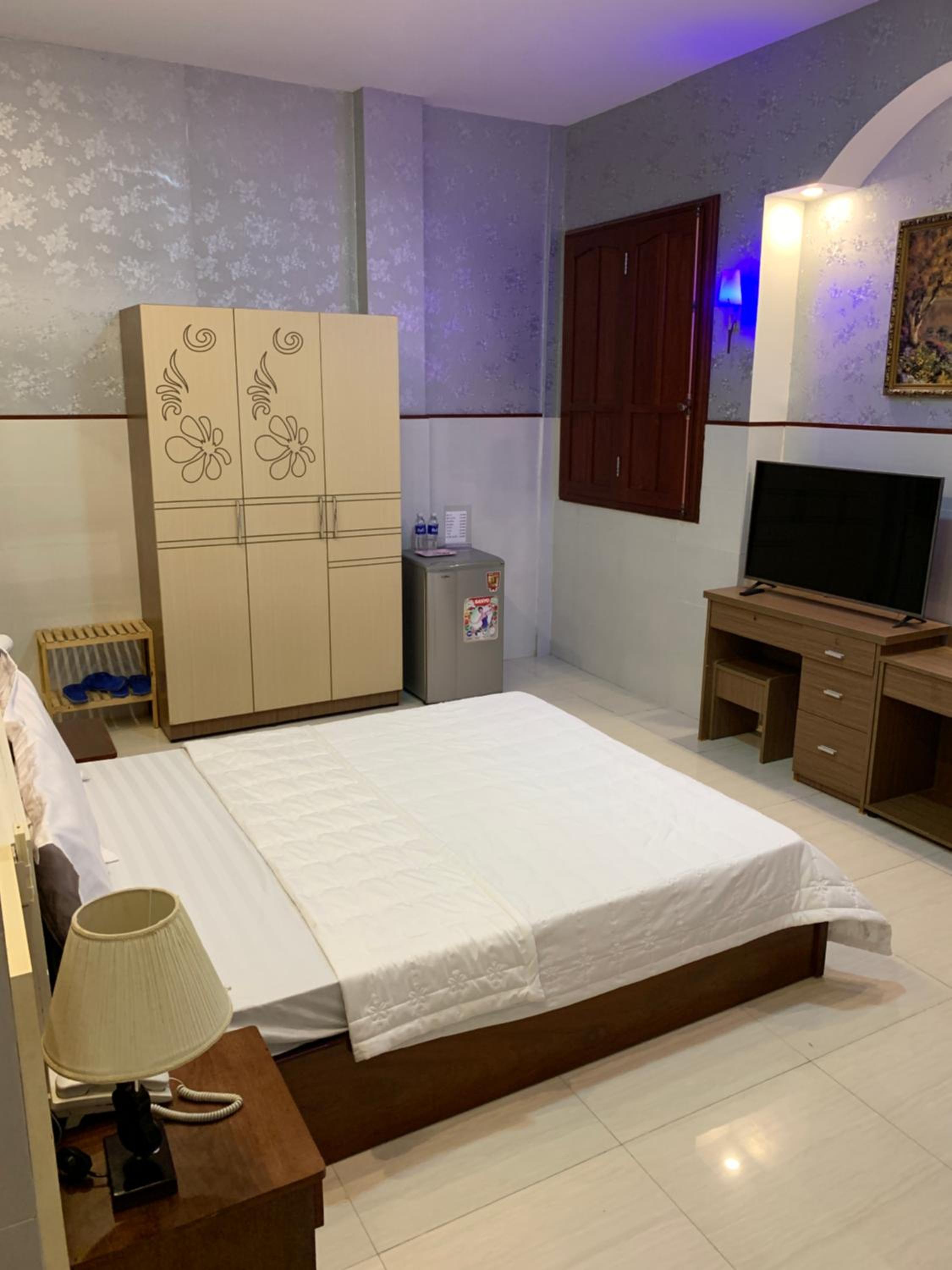 Standard King Room photo 3