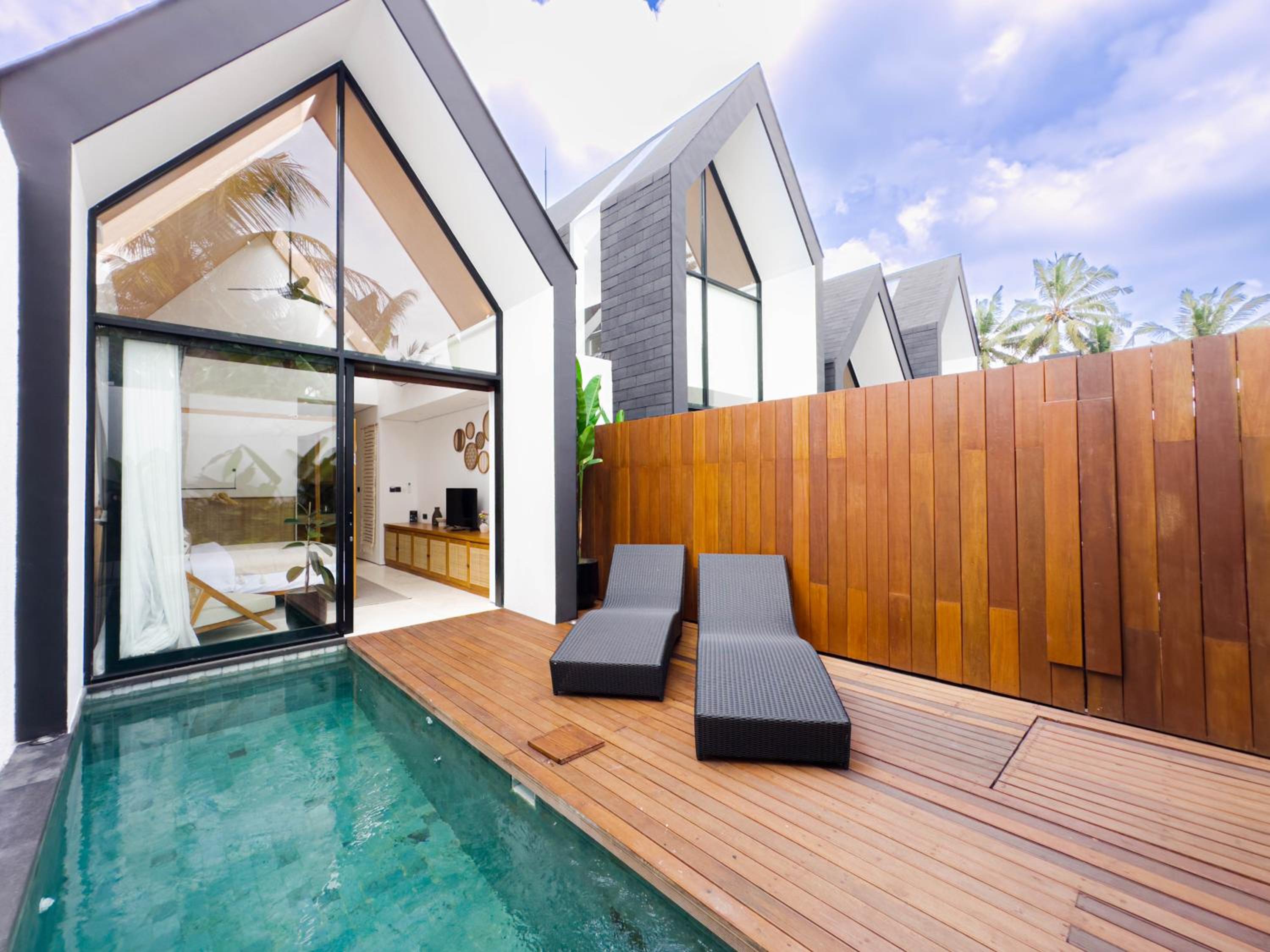 One-Bedroom Villa with Private Pool - Photo 12