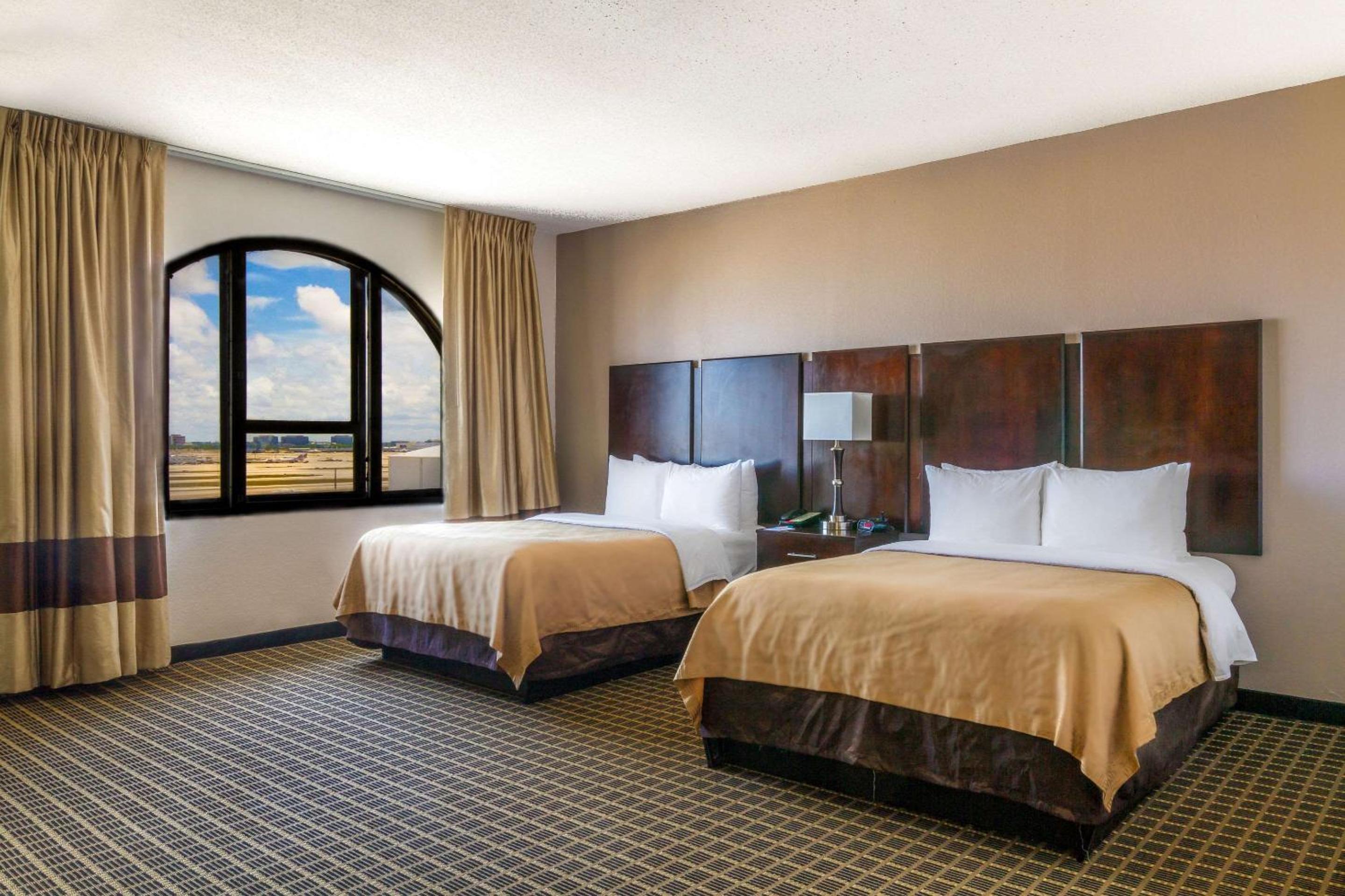 Double Room with Two Double Beds - Non-Smoking - Photo 6