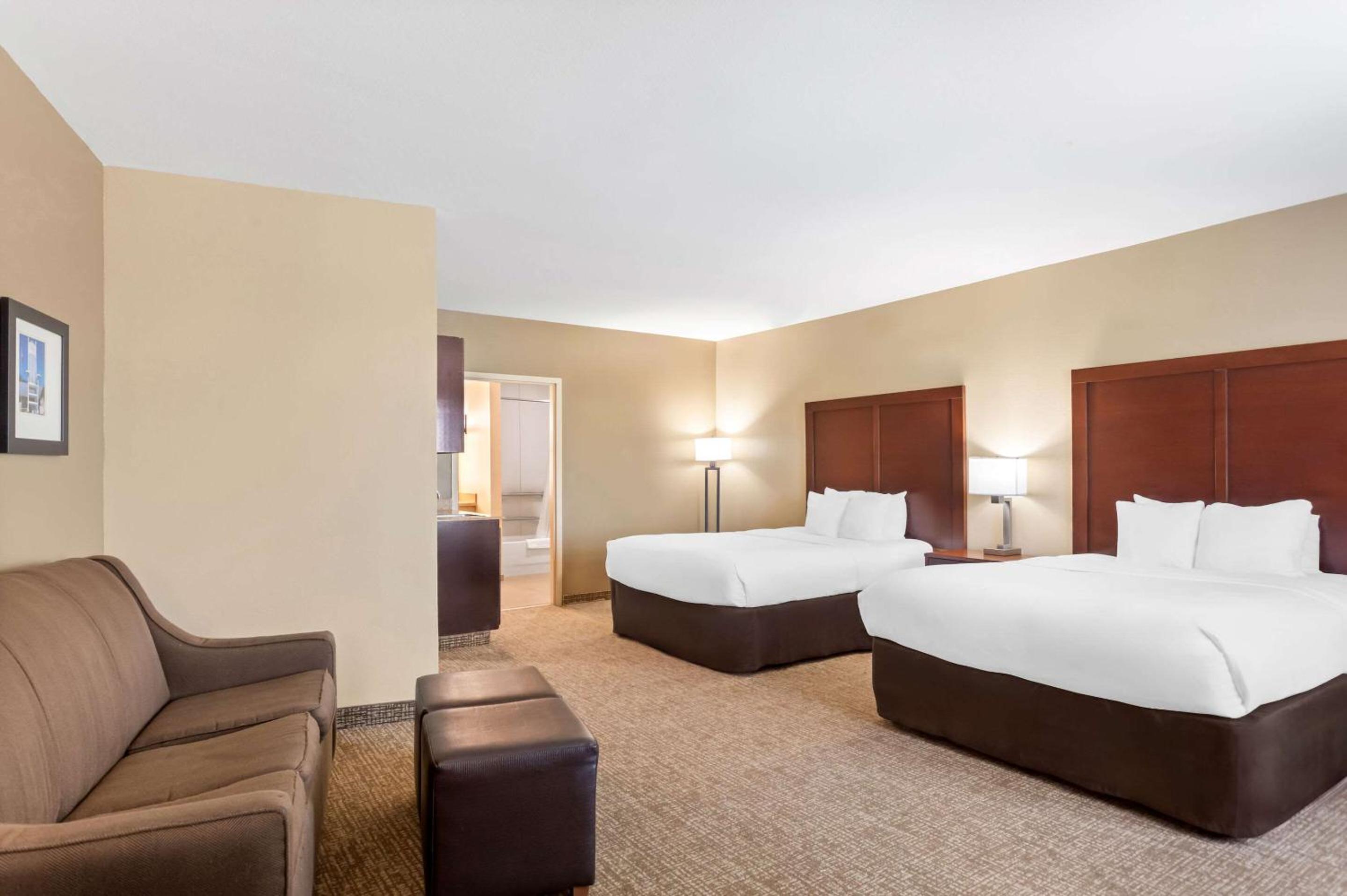 Queen Room with Two Queen Beds - Disability Access/Non-Smoking - Photo 1