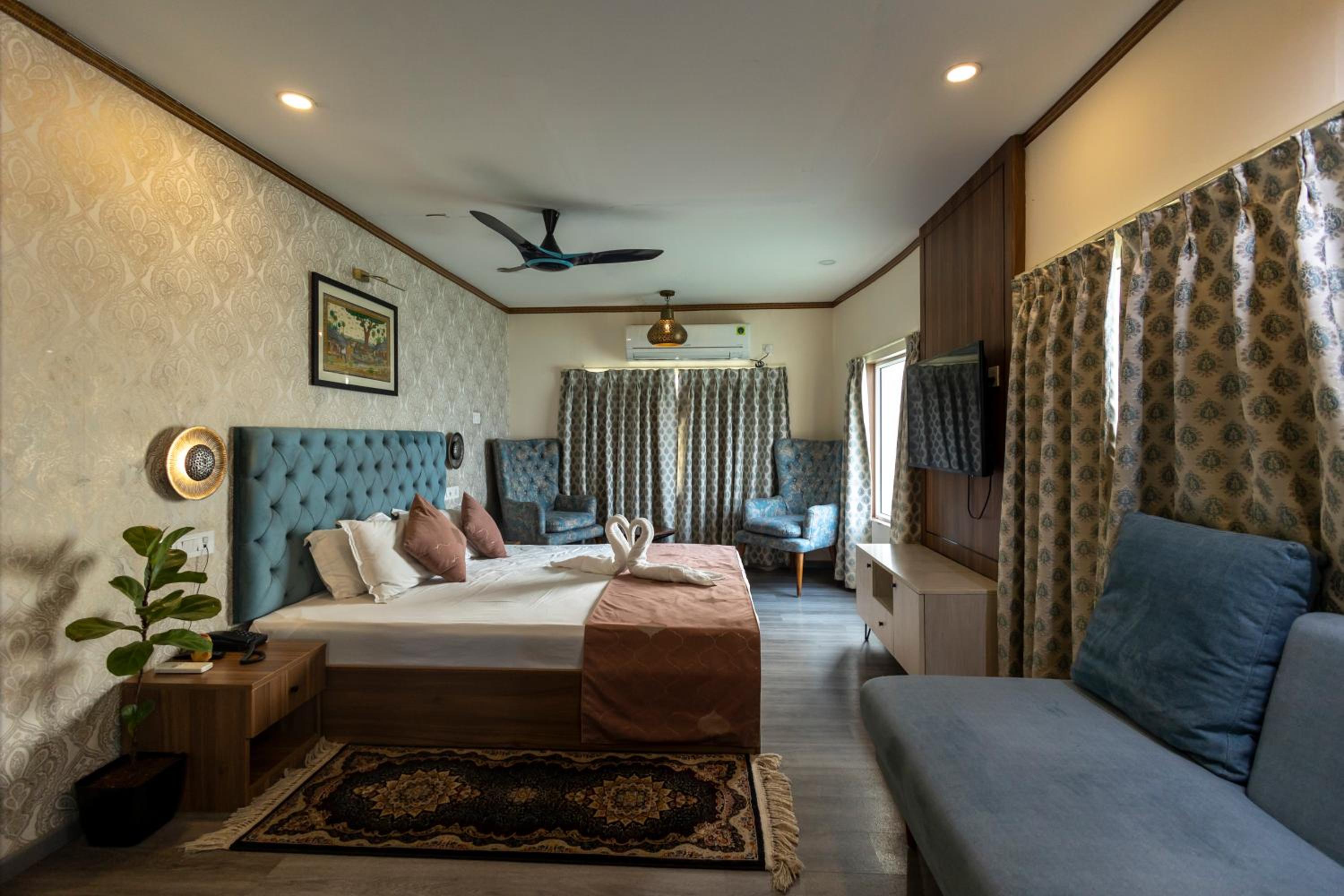 Suite with Lake View photo 1