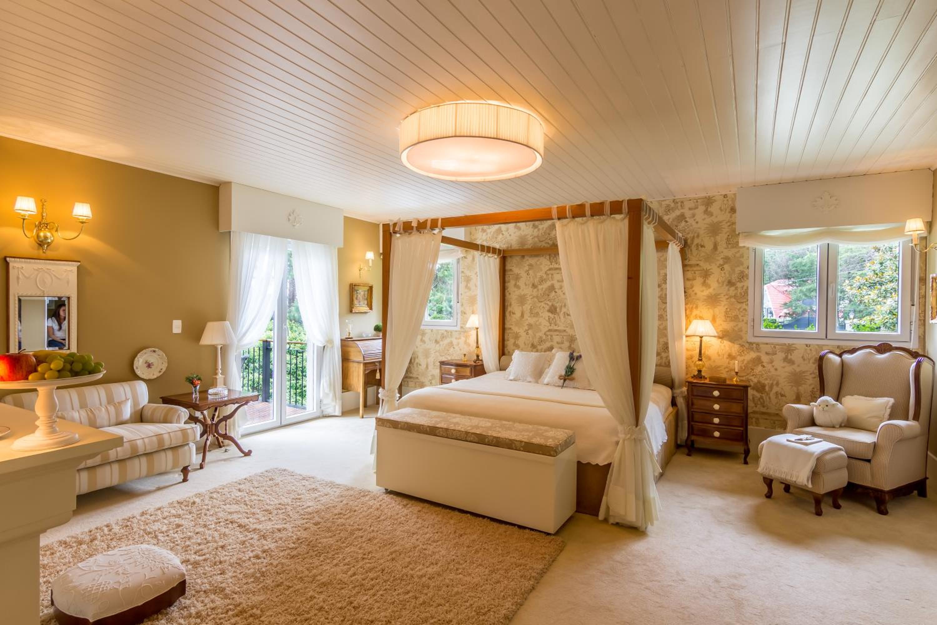 Deluxe Suite with Spa Bath