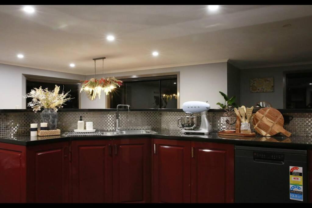 Three-Bedroom House photo 2