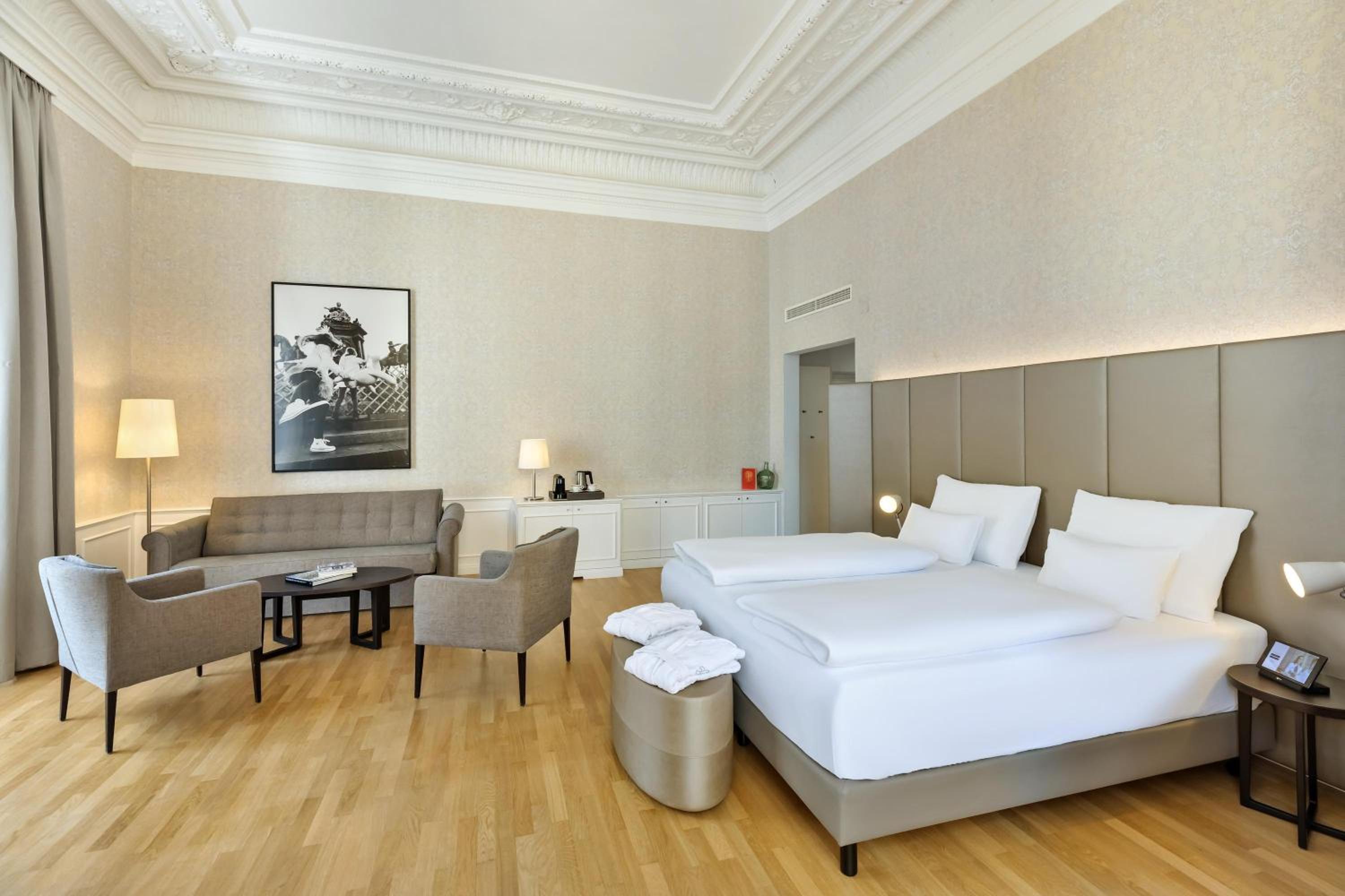 Suite photo 1