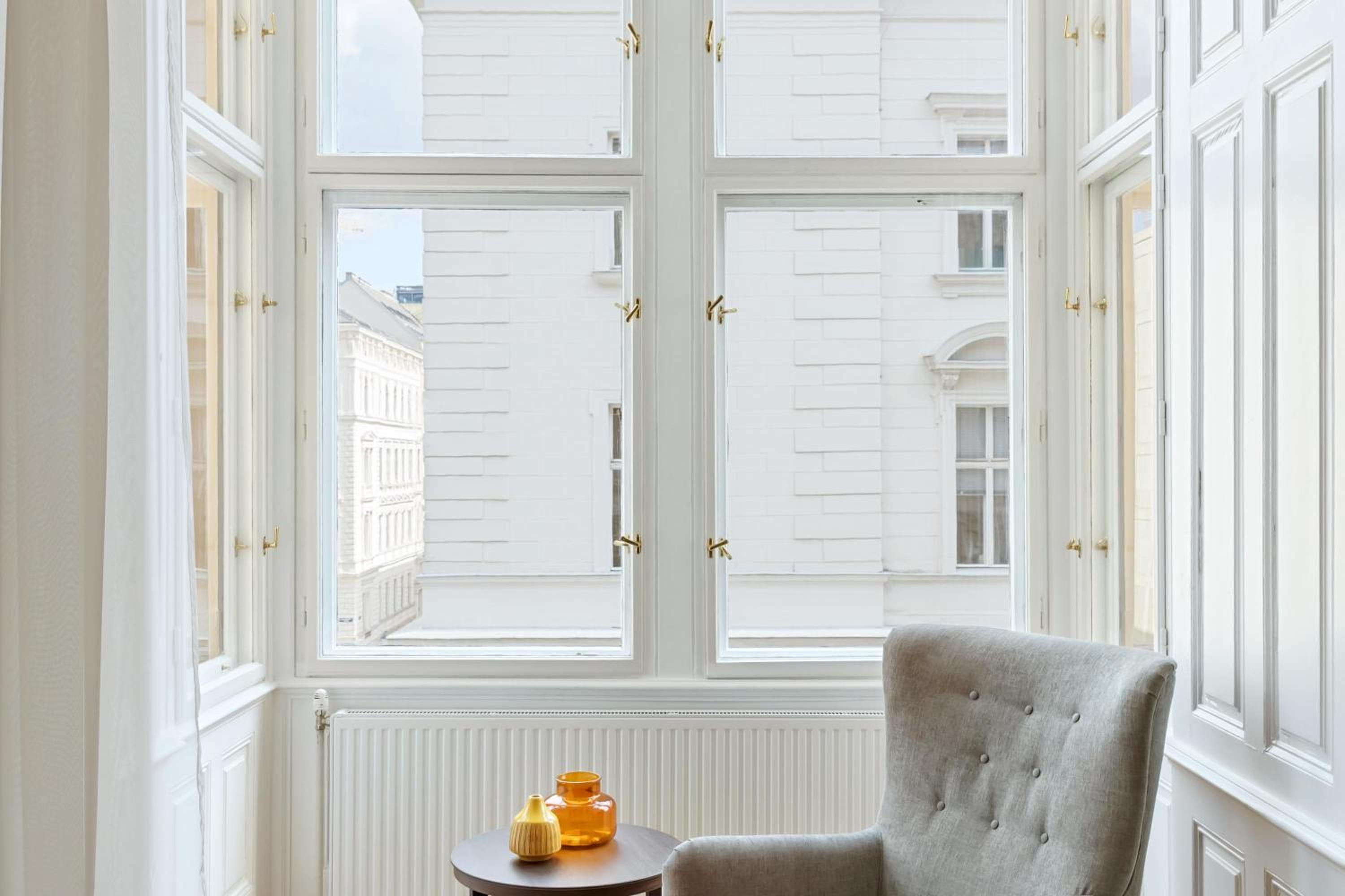 Viennese Charm Junior Suite with king-size Bed and Sofa Bed photo 3