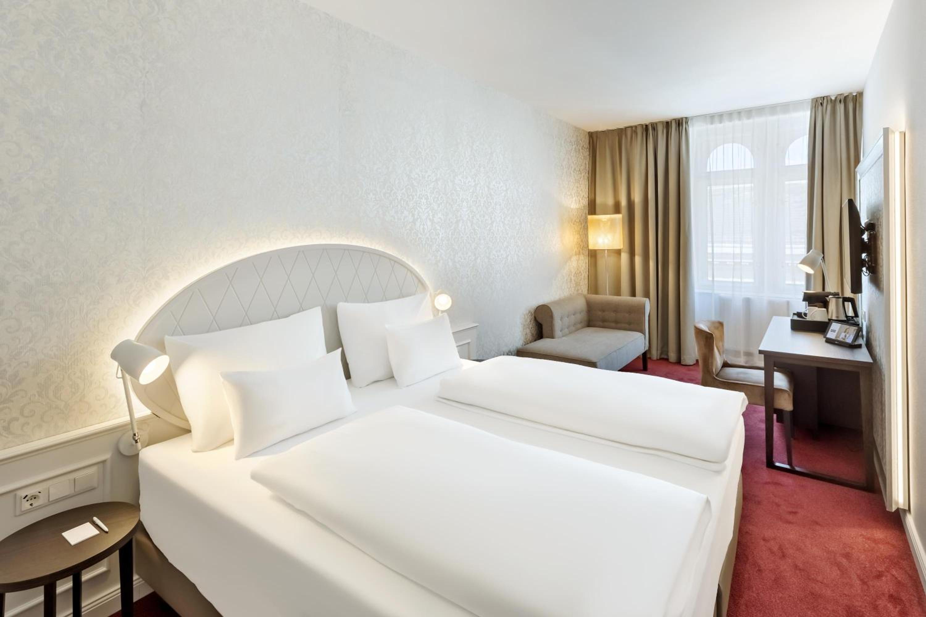 Superior King Room photo 1