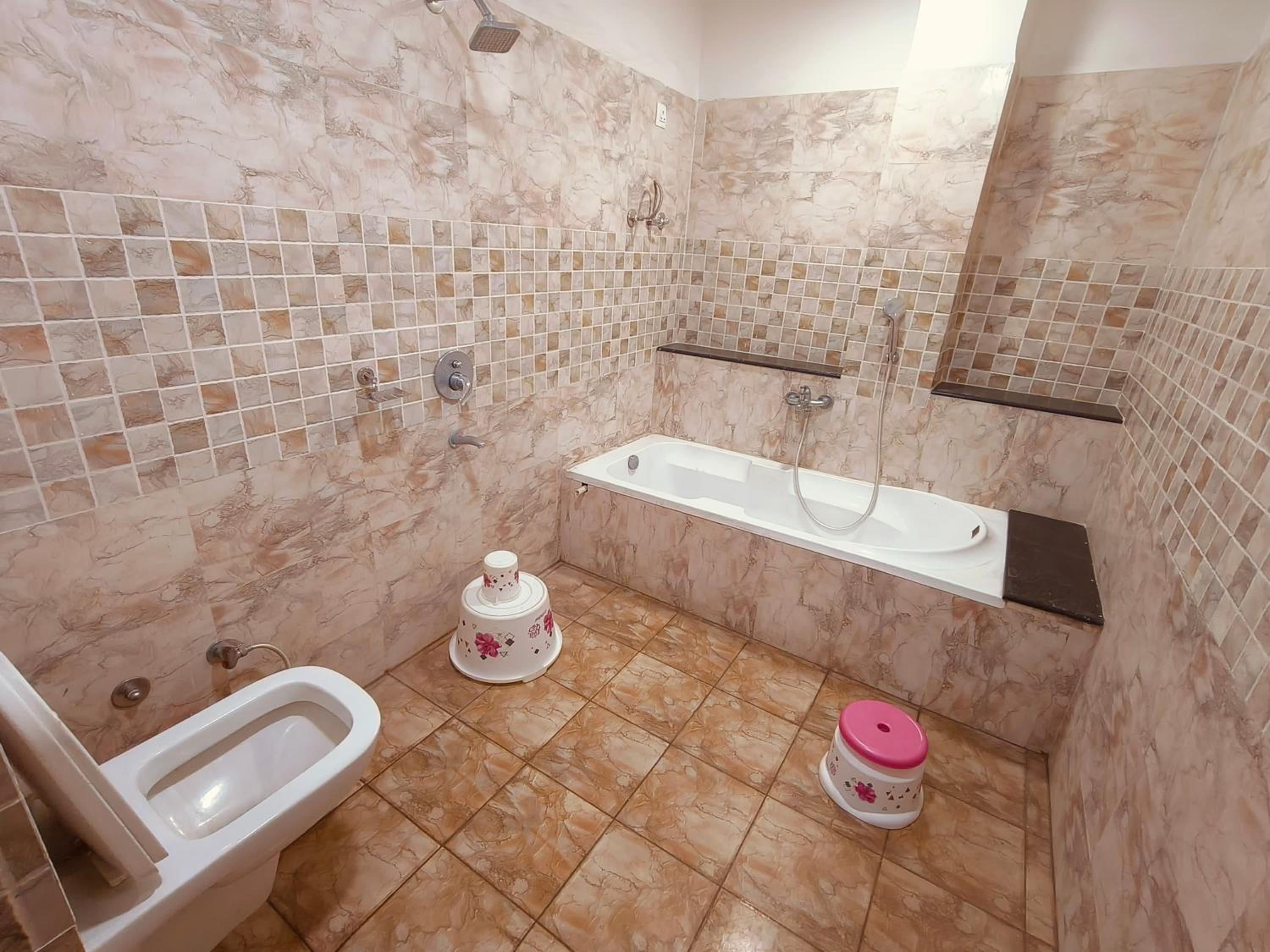 Suite With Balcony - Photo 4