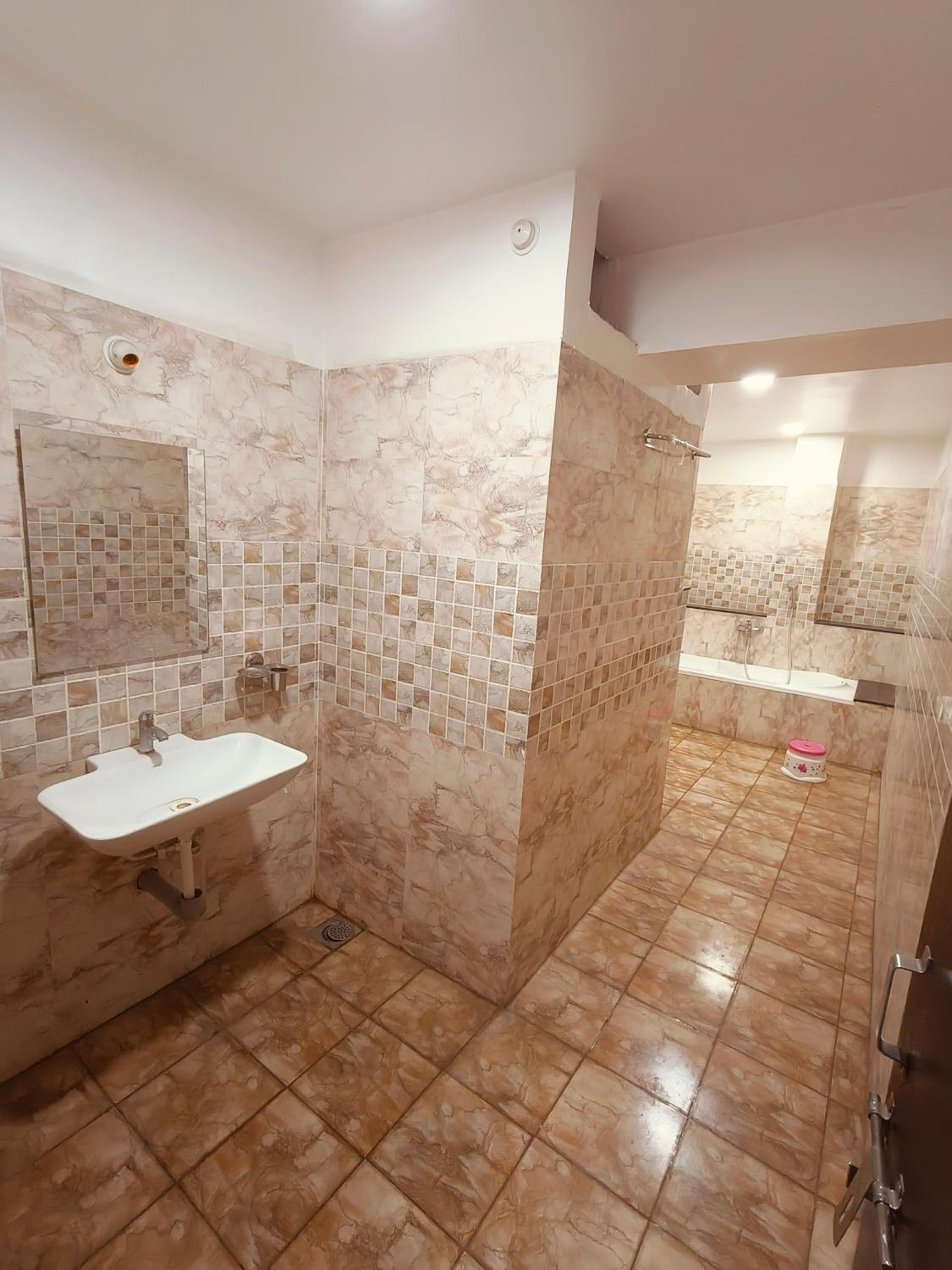 Suite With Balcony - Photo 5