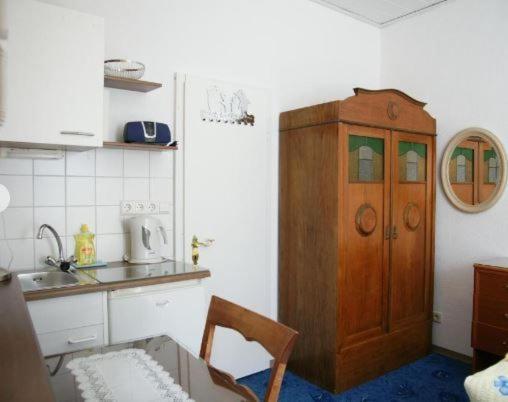 Apartment with Shower photo 2
