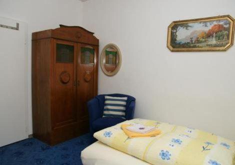 Apartment with Shower photo 1