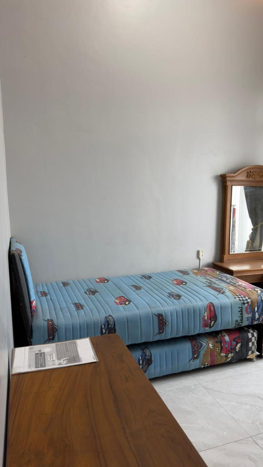 Small Single Room photo 3