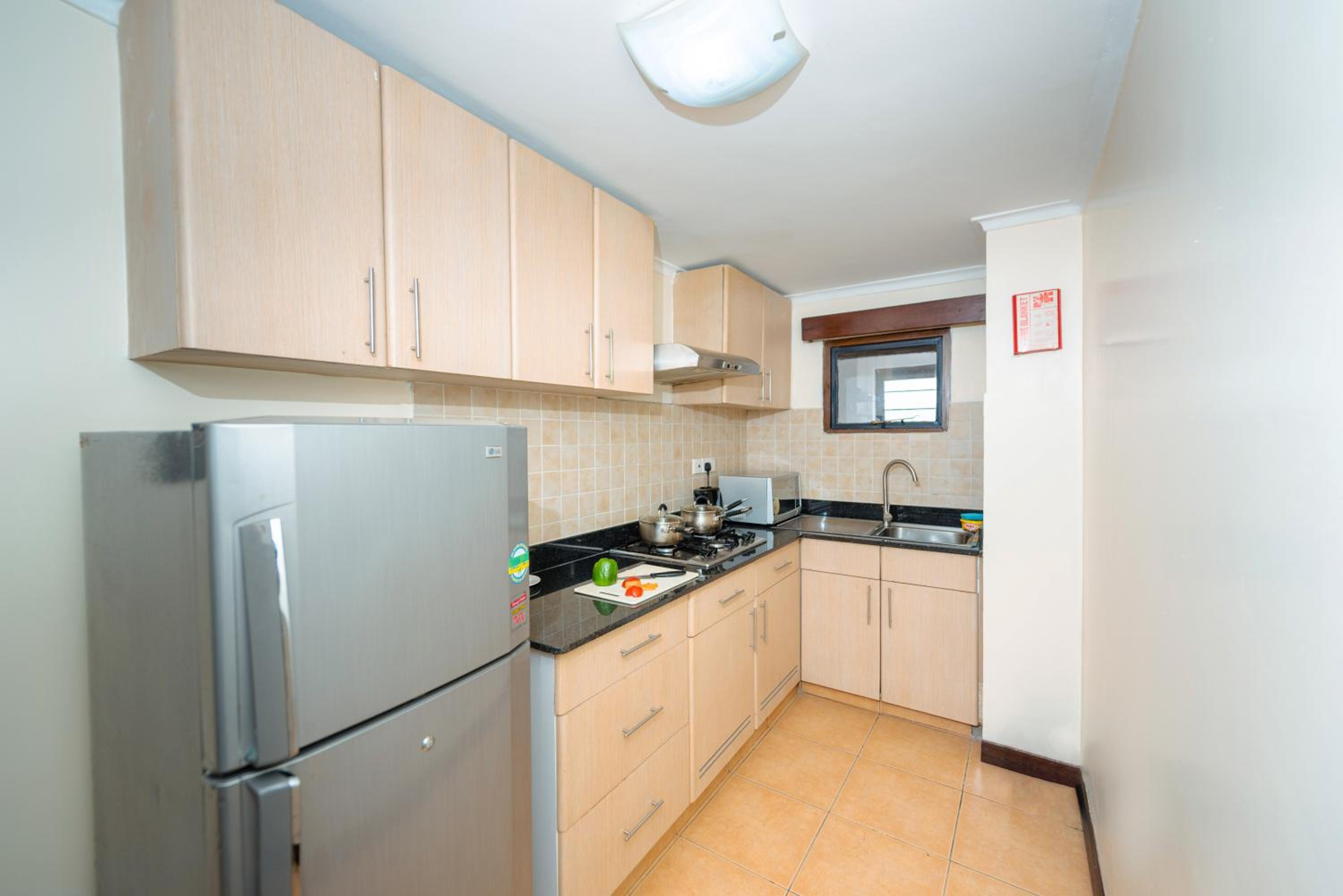 Queen Studio Apartment - Non-Smoking
