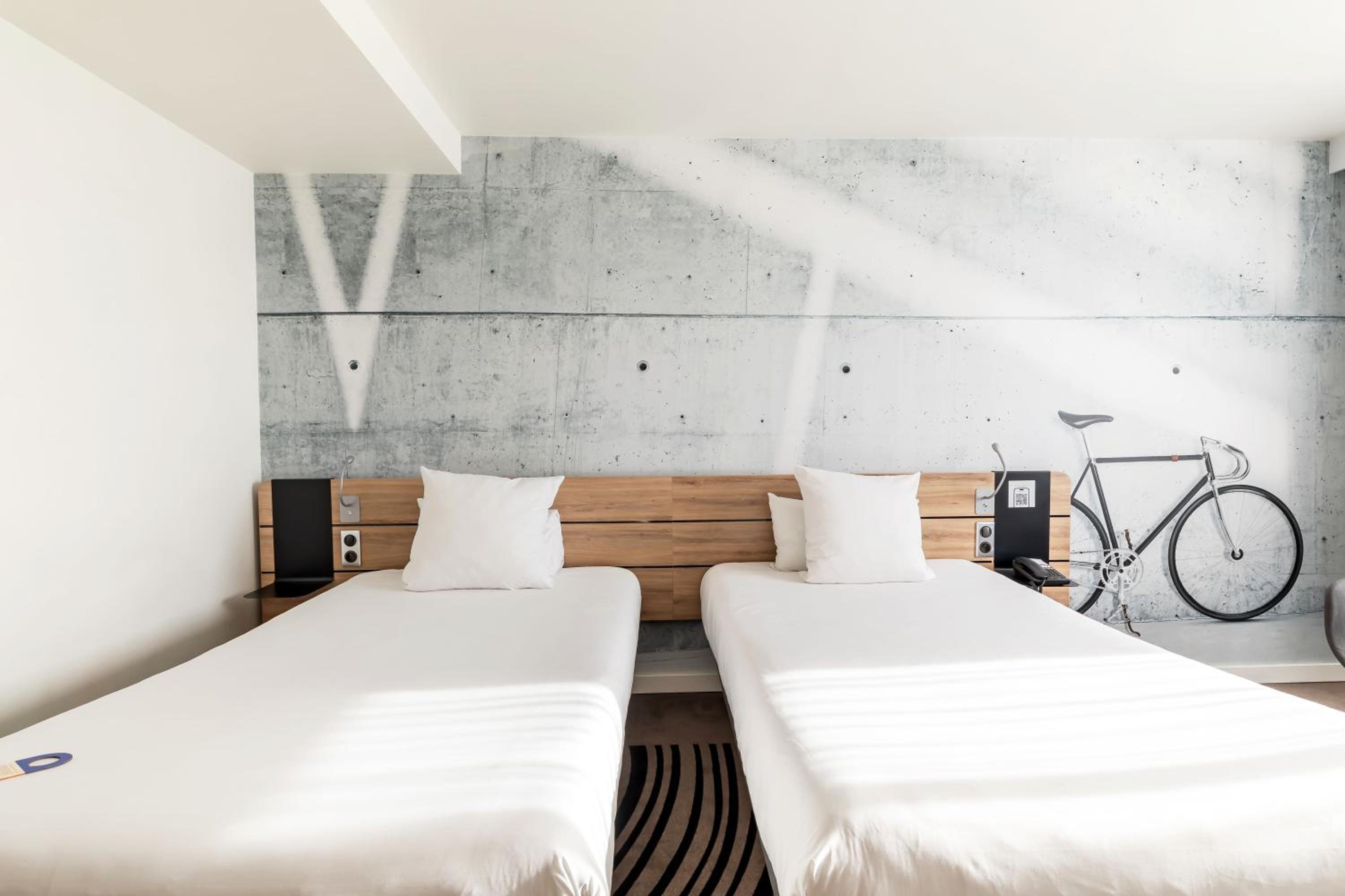 Executive Twin Room - Photo 6