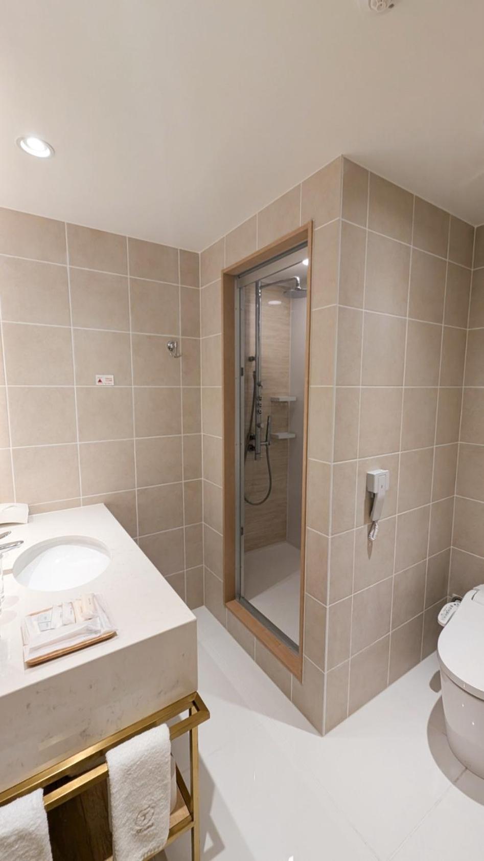 Standard Twin Room photo 3
