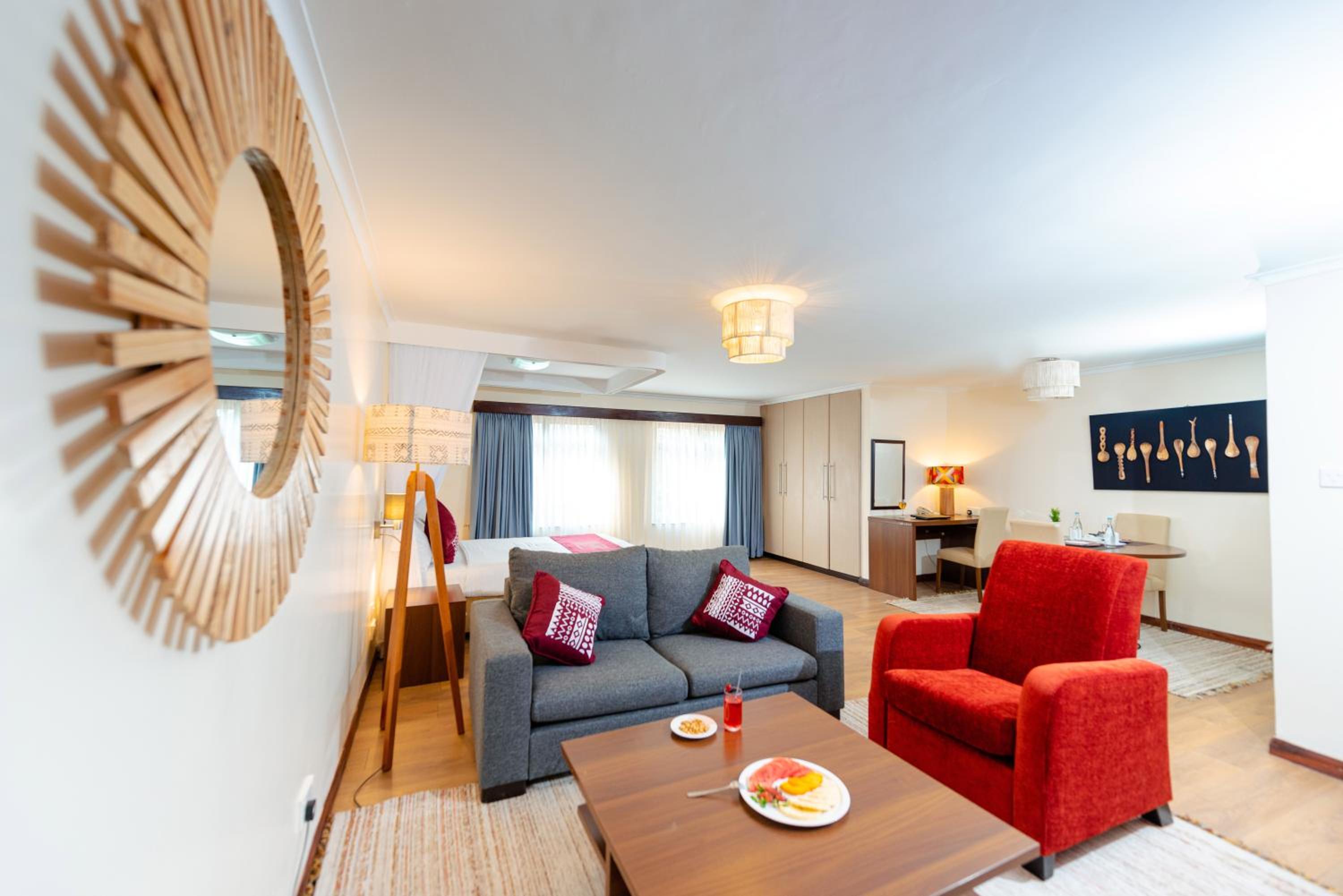Queen Studio Apartment - Non-Smoking