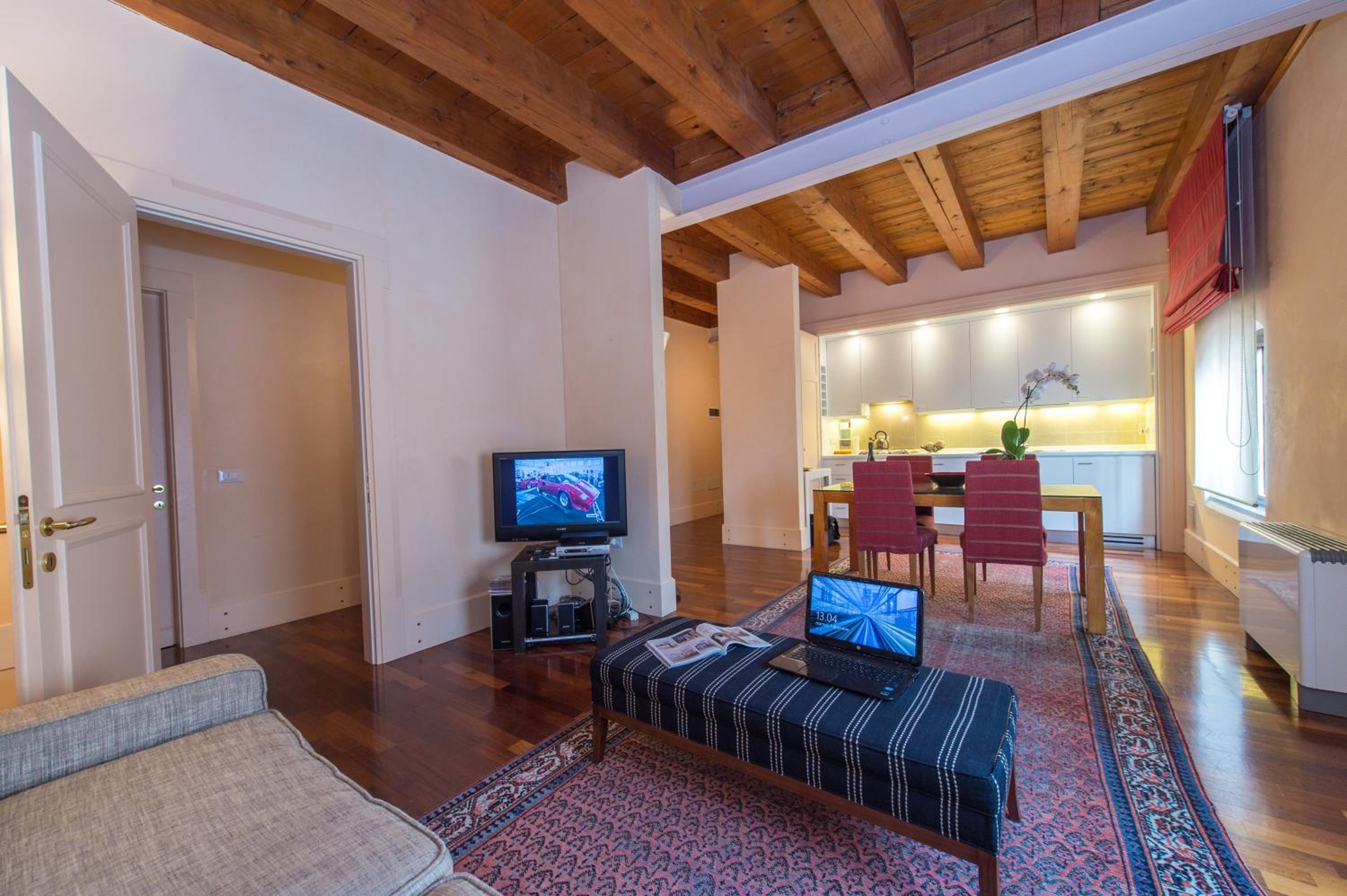 Apartment photo 1