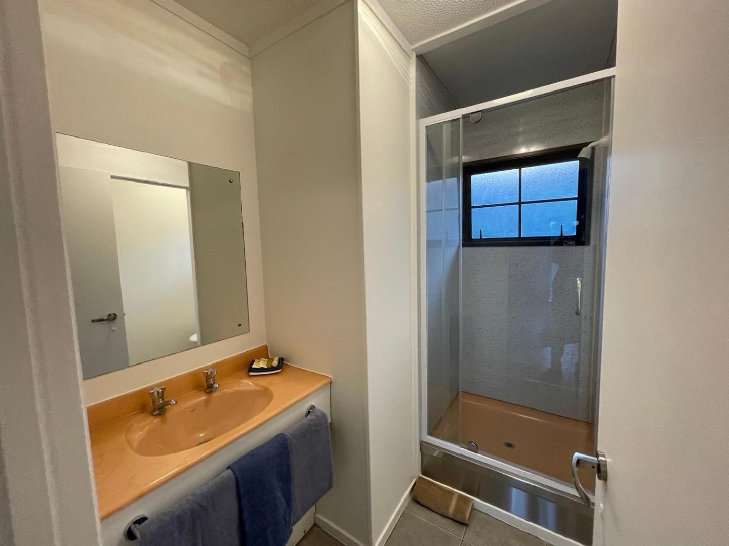 One-Bedroom Apartment - Photo 3